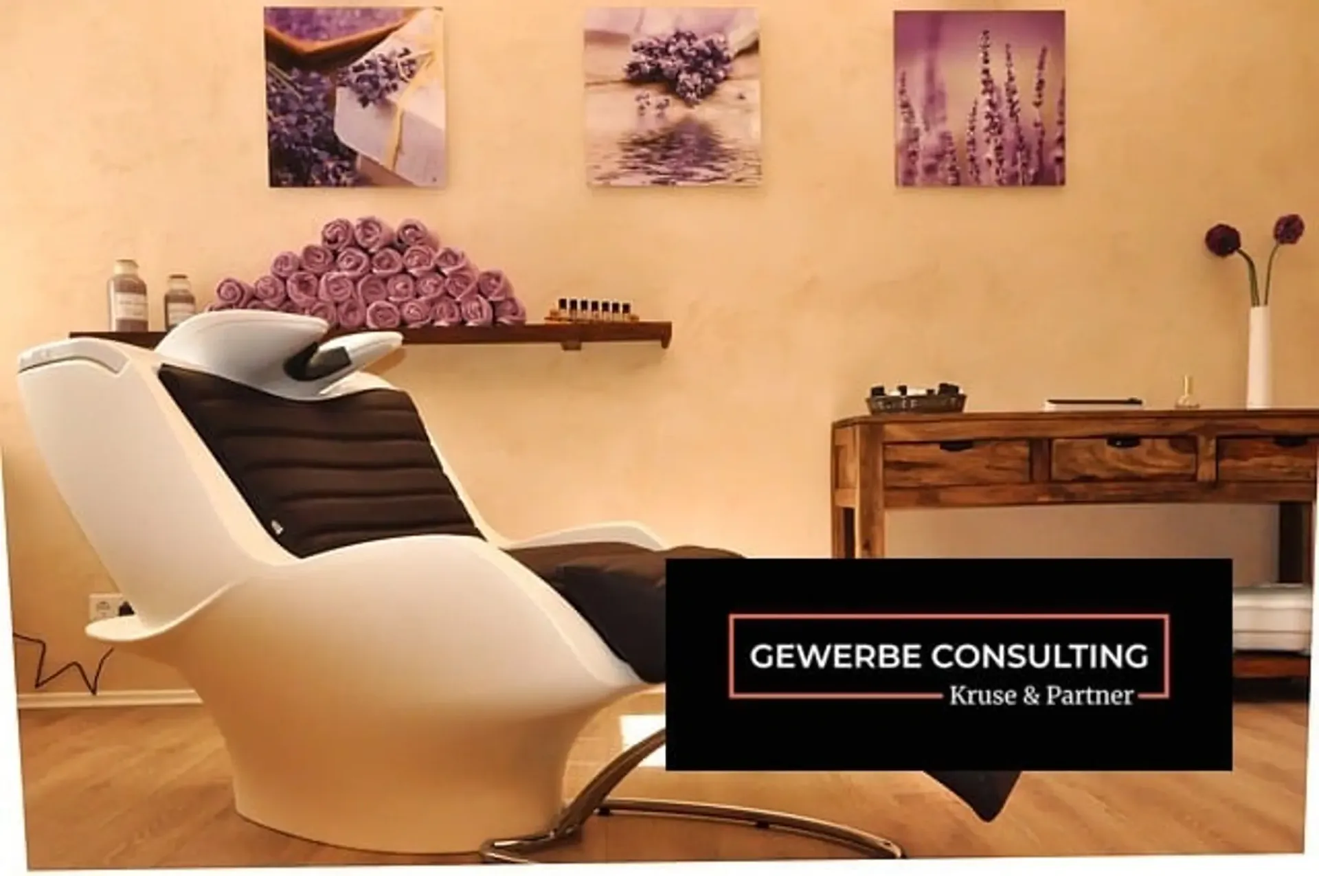 Bezirk Hinwil: Neu renovierter Coiffeursalon mitten im Stadtzentrum (GCB101132)
