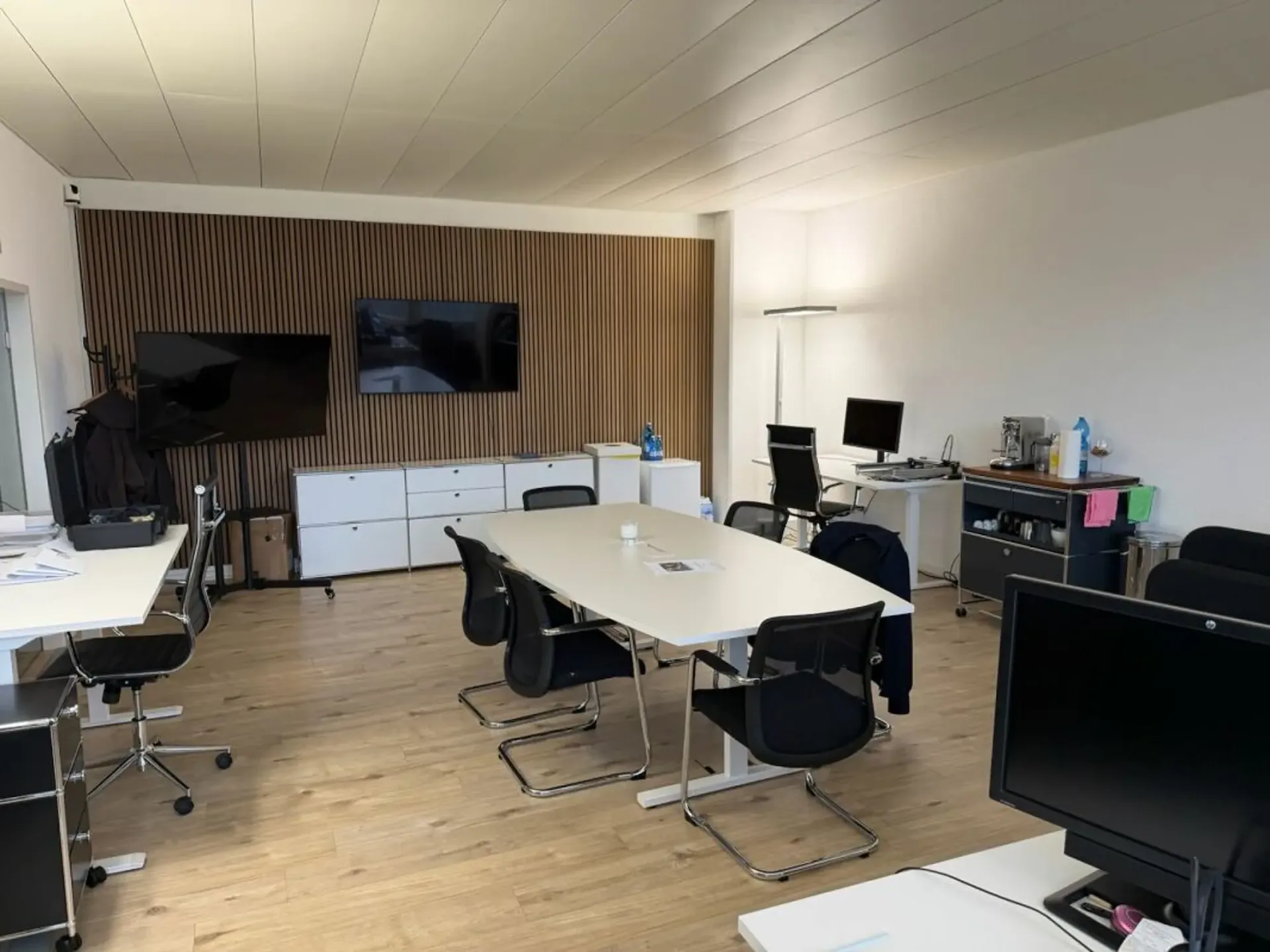 Modern & Vollausgestattetes Büro