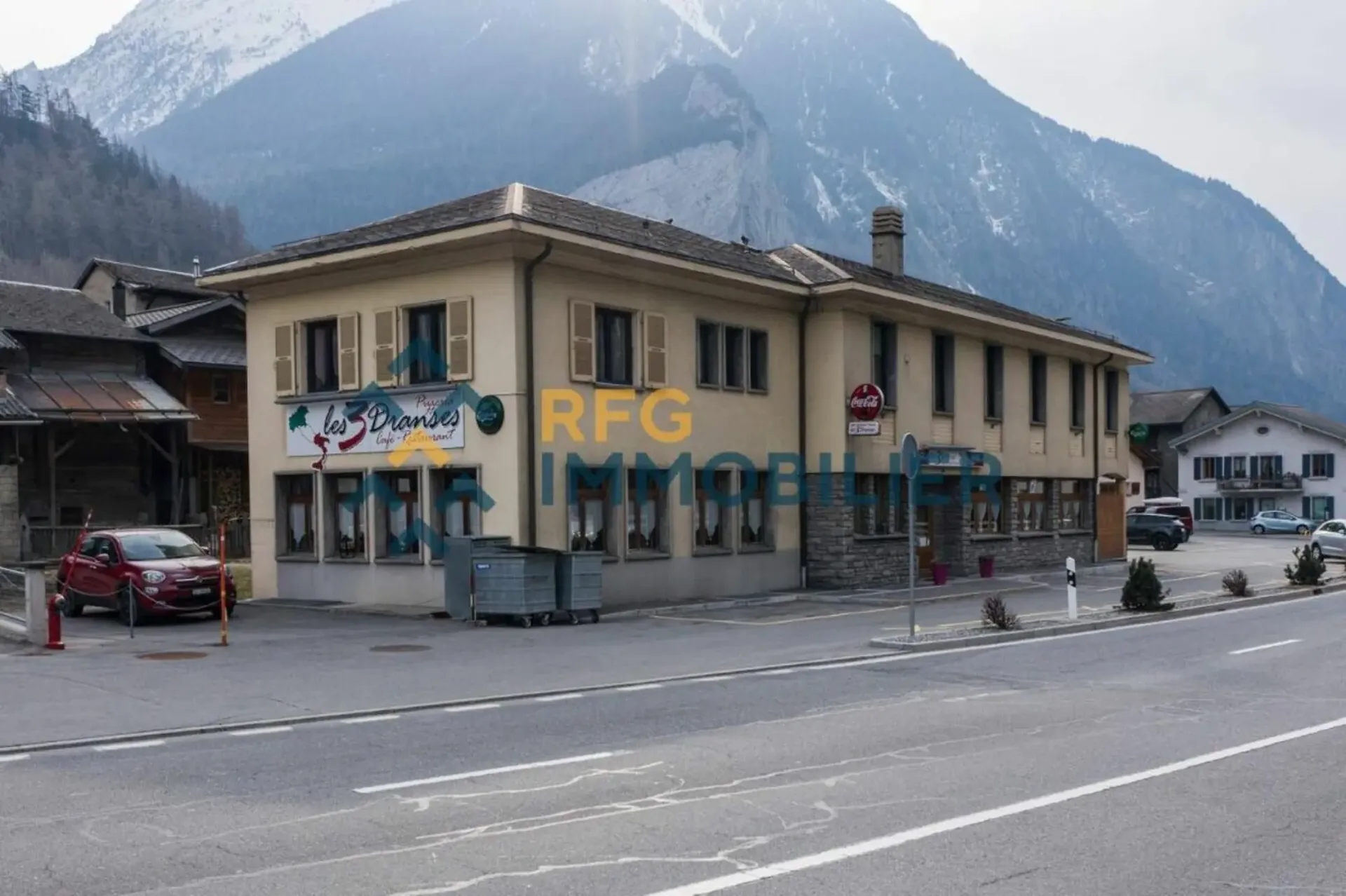 Restaurant 487.85 m2 in Sembrancher