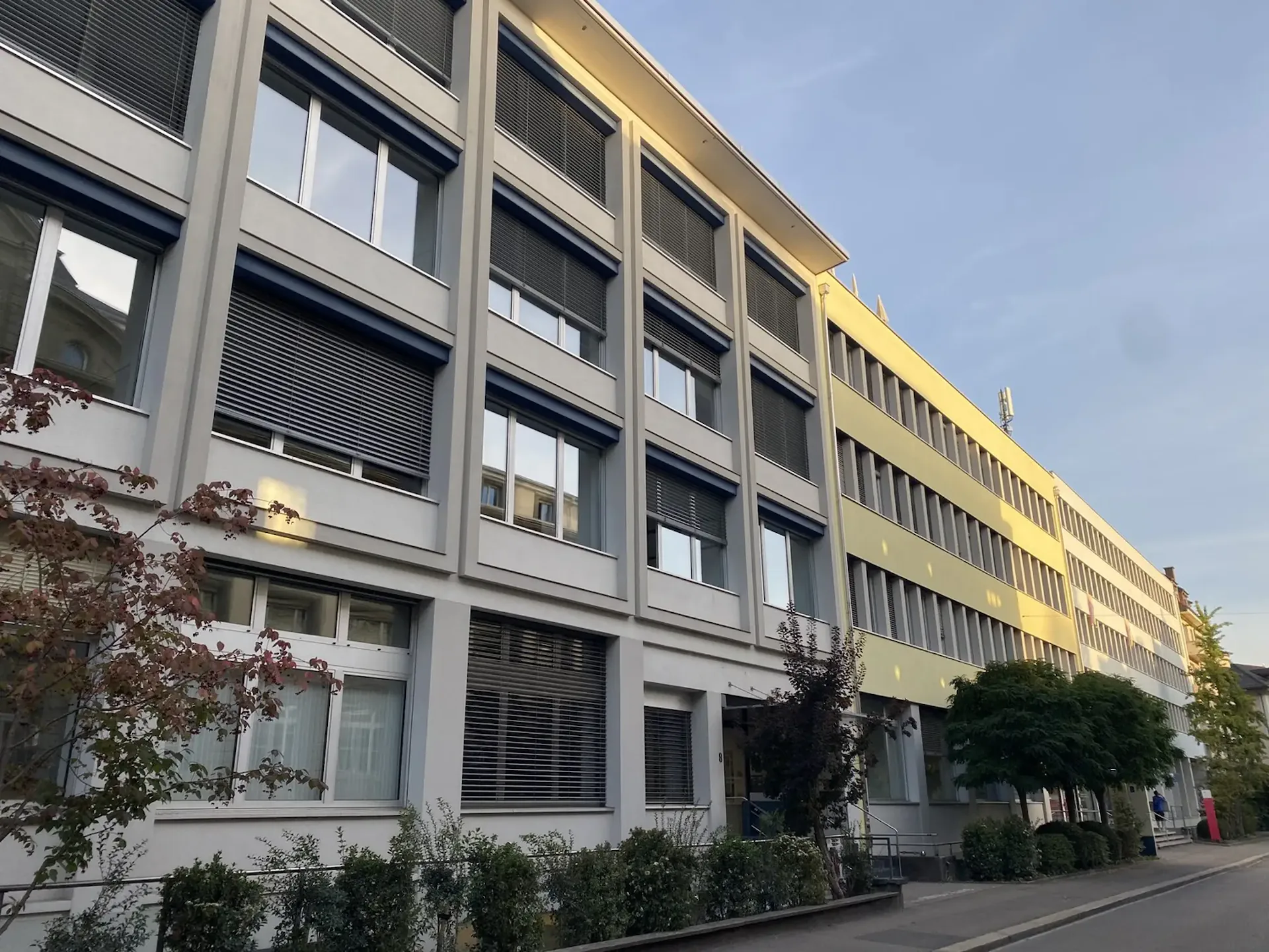 Entrepôt et espace commercial à louer sur Hallerstrasse
