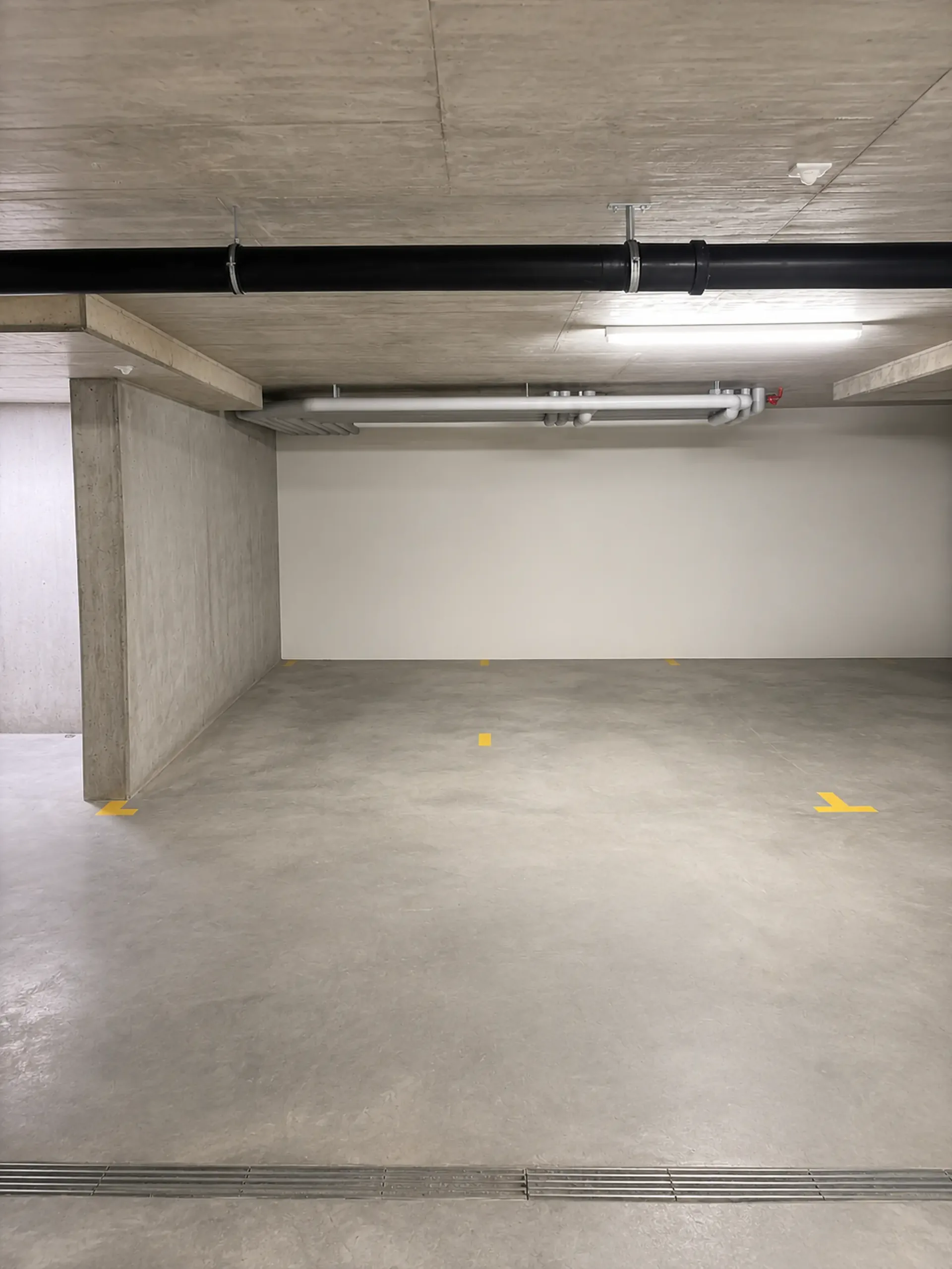 Einstellhallenplatz Nr. 1