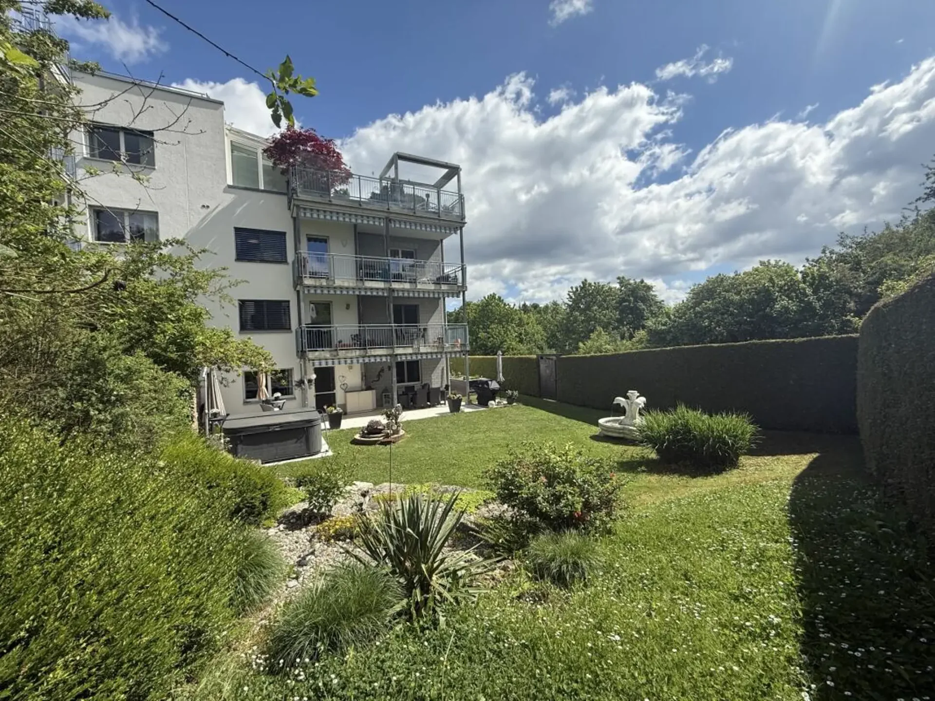 Very well-maintained 4.5-room garden apartment