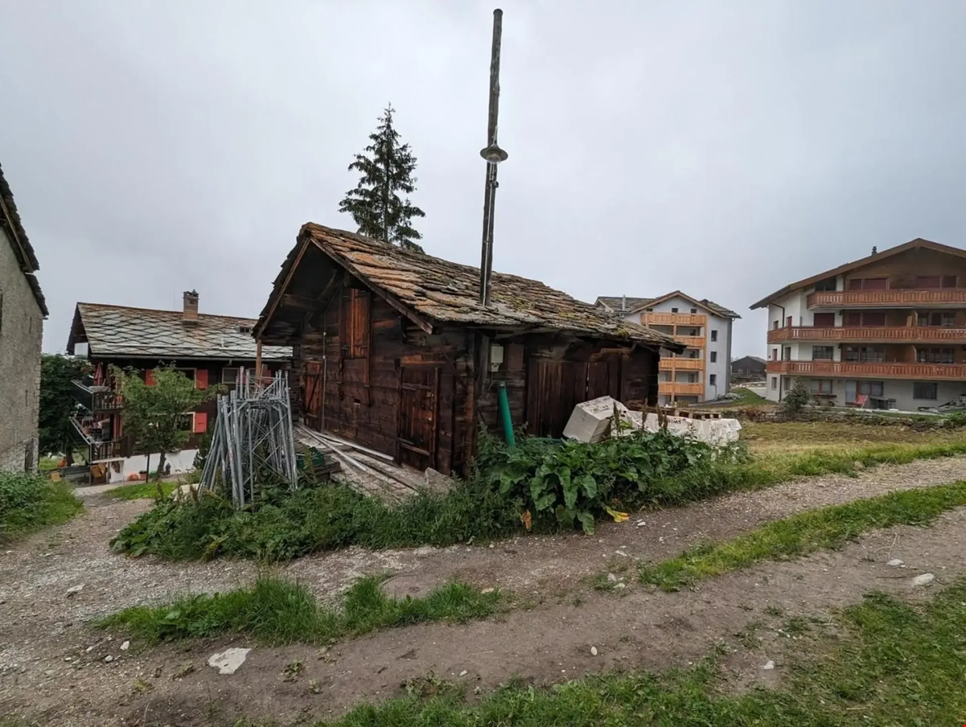 Stall-Scheune in der Dorfzone von Grächen