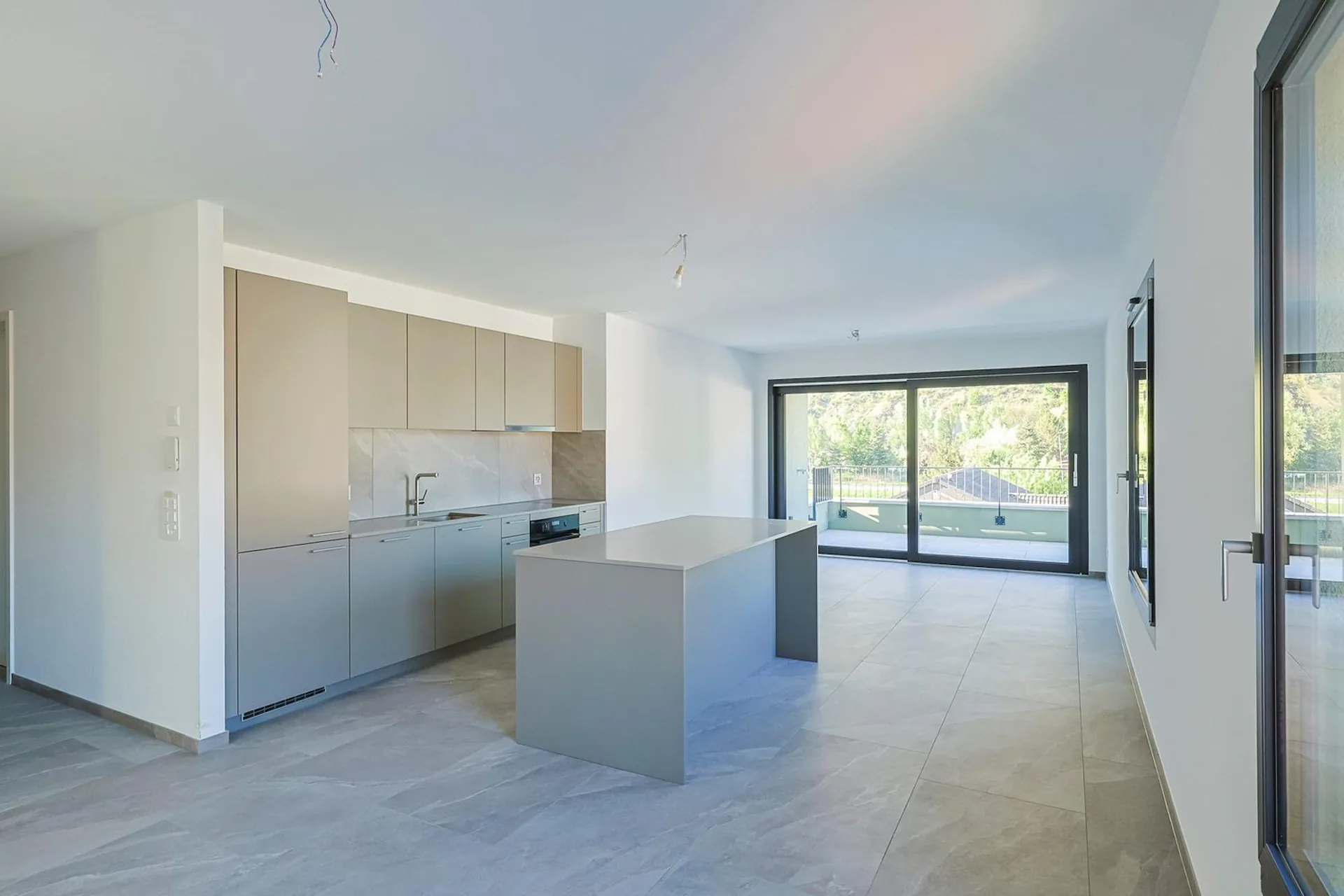 First Rental - 4.5-Room with Great View