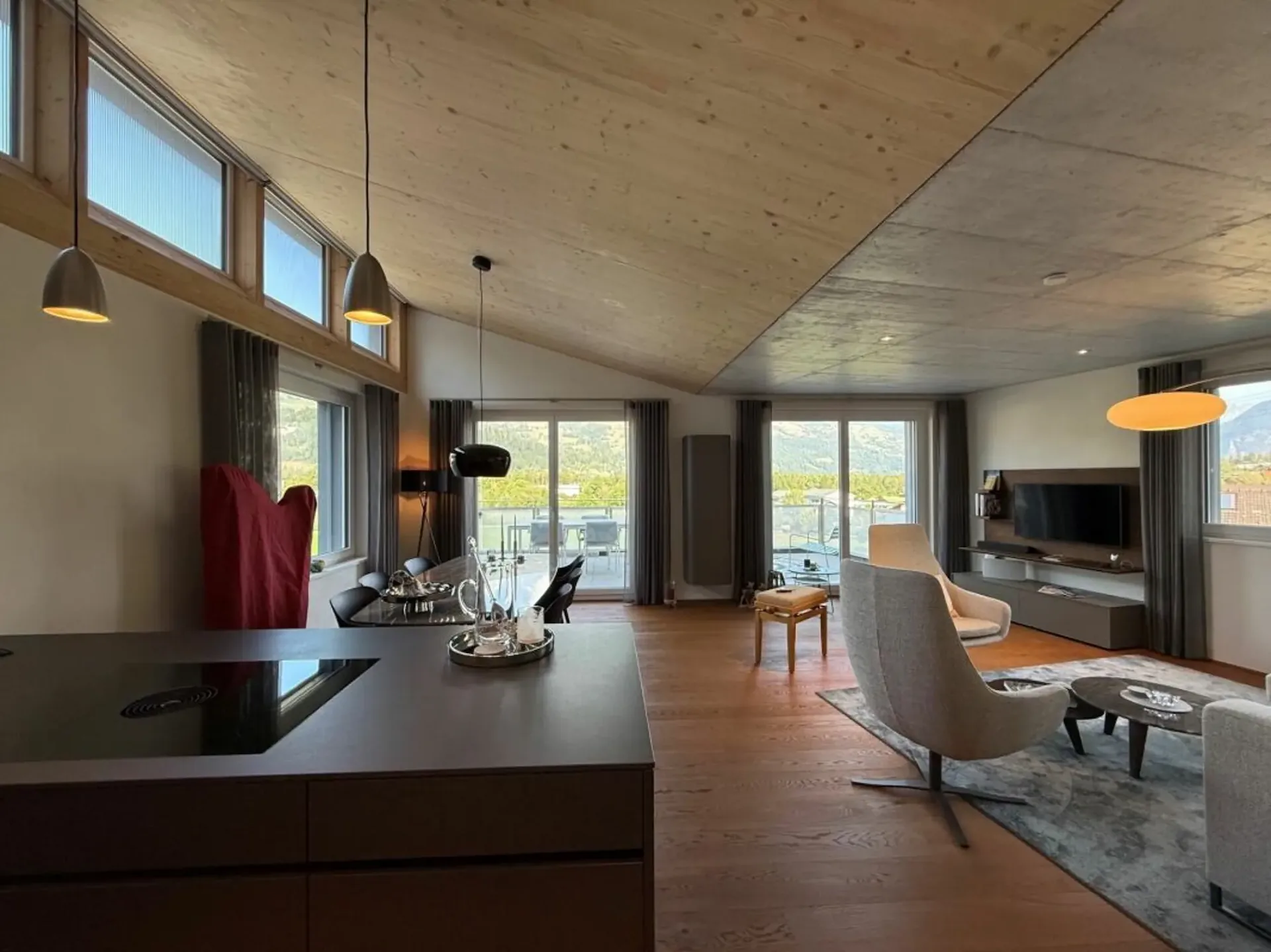Original exclusive terrace apartment in an attractive residential area in Sils i.D.