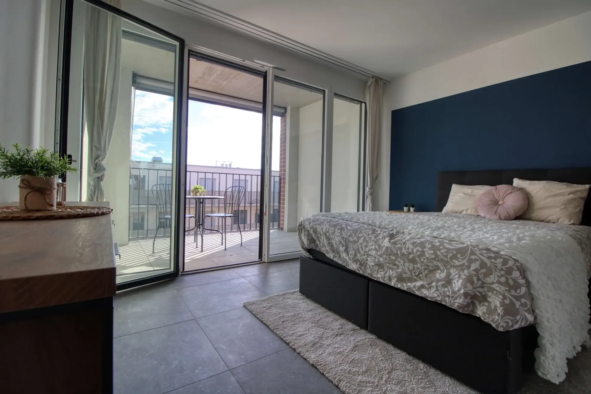 Appartement vivant spacieux à Crissier avec balcon privé
