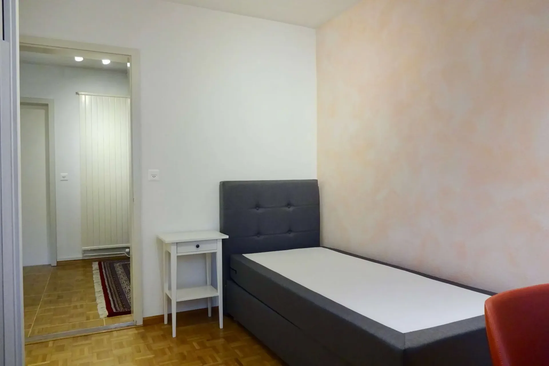 Cozy Single Room with Balcony in Münchwilen / Gemütliches Einzelzimmer mit Balkon in Münchwilen