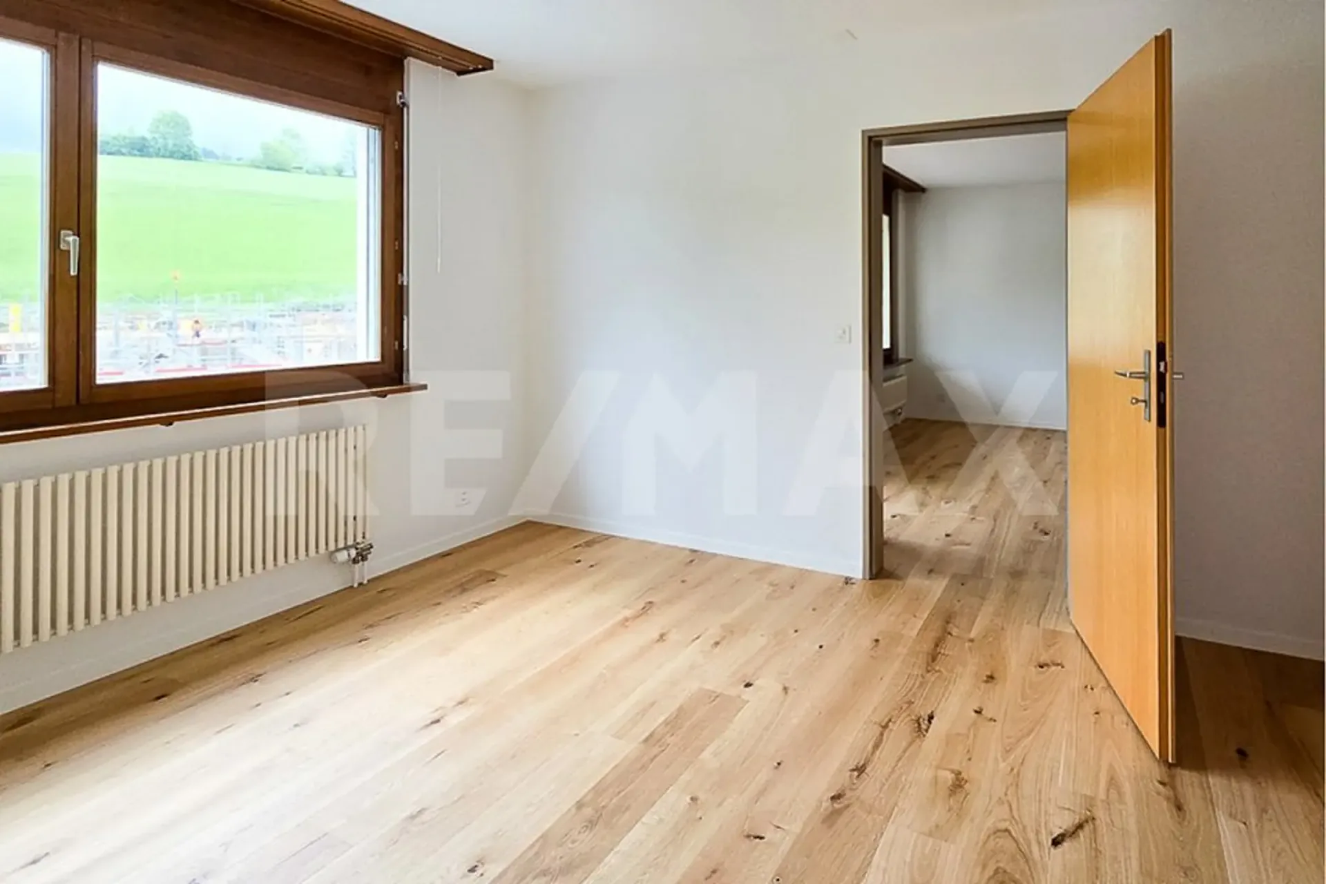 Rénové, ensoleillé et prêt à être occupé immédiatement - ou propriété locative