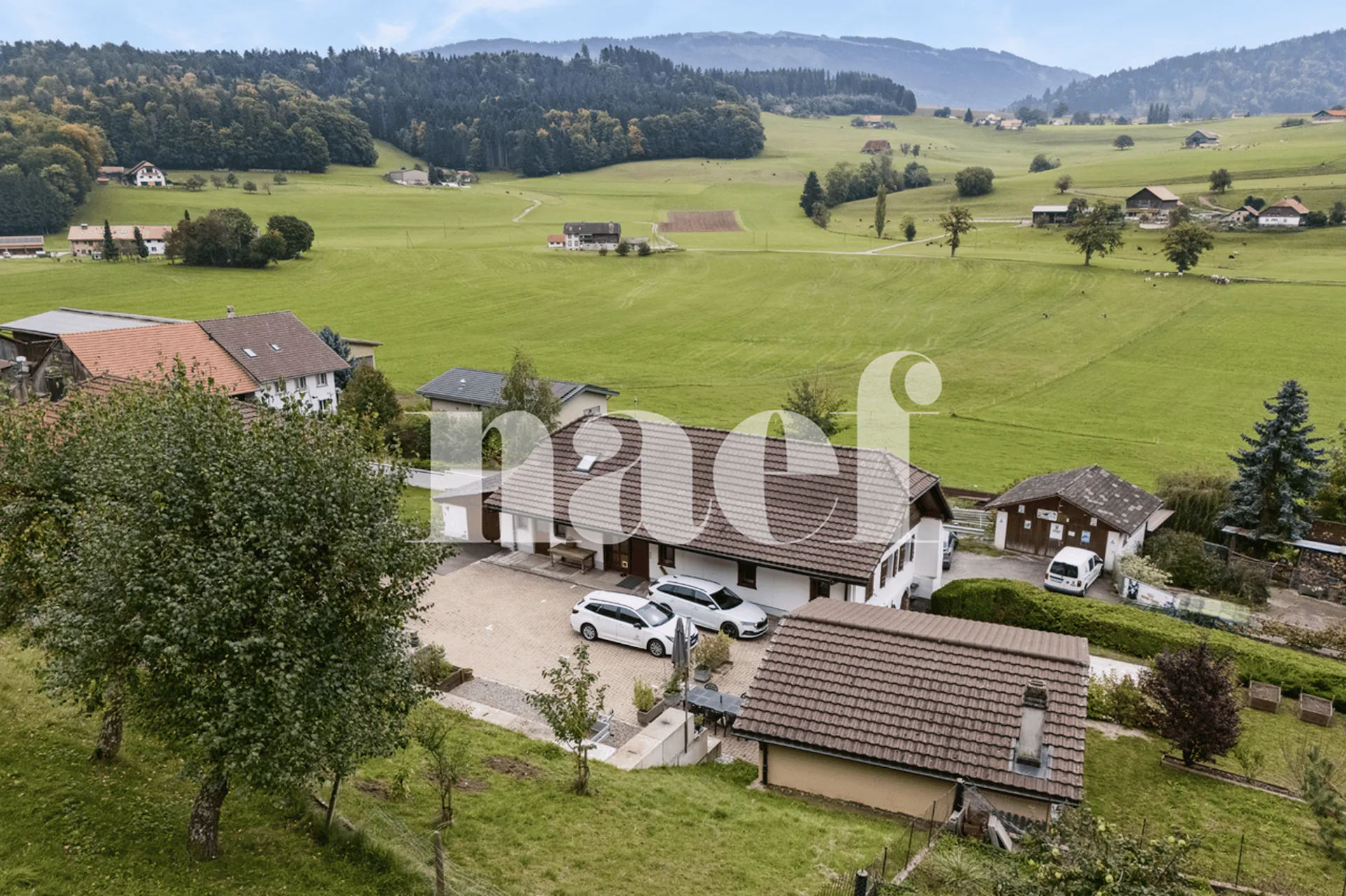 Schönes renoviertes Bauernhaus mit 5.5 Zimmern zum Verkauf in Senèdes