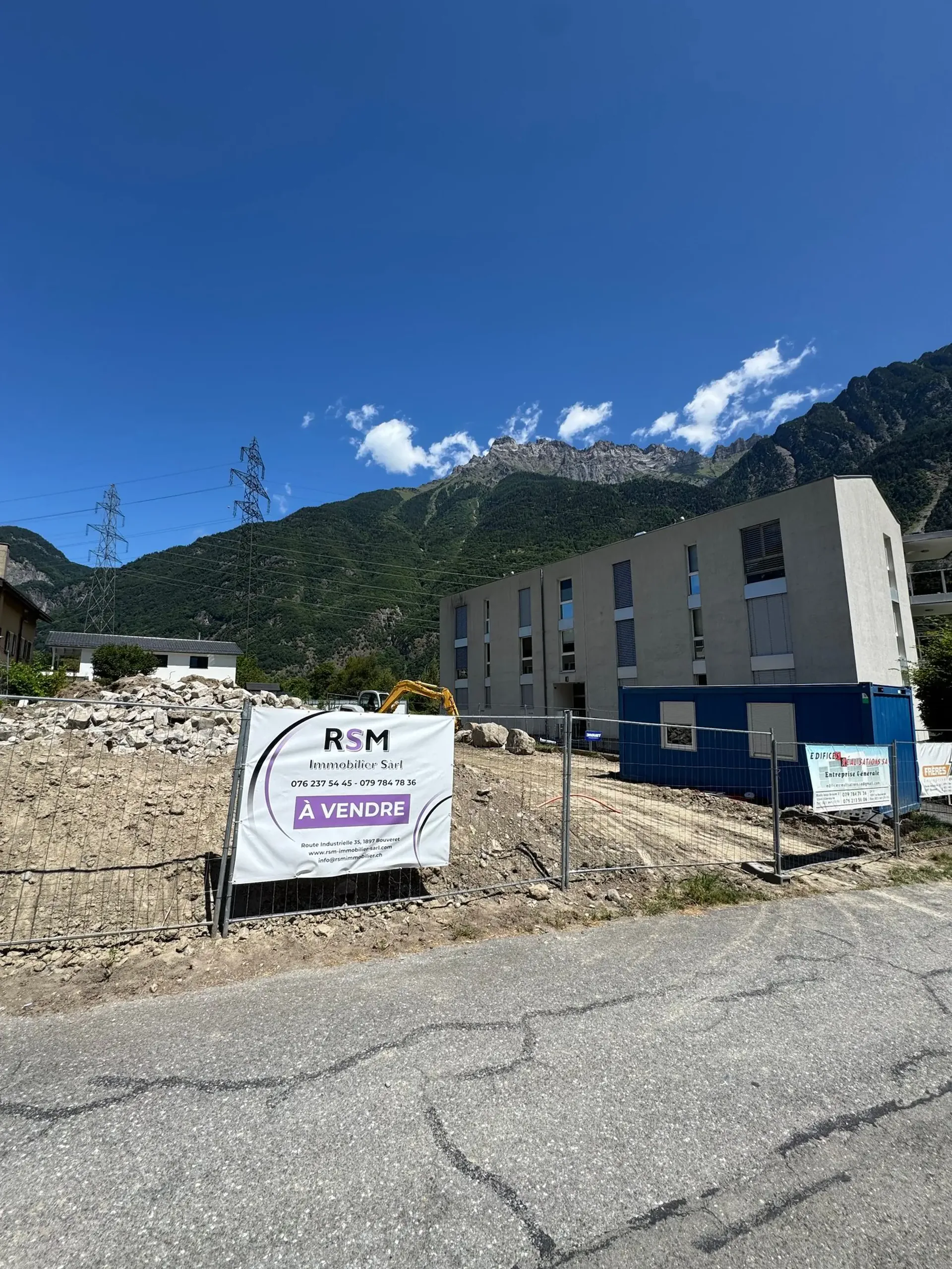 Charmant attique neuf de 3,5 pièces avec grand balcon à Evionnaz !