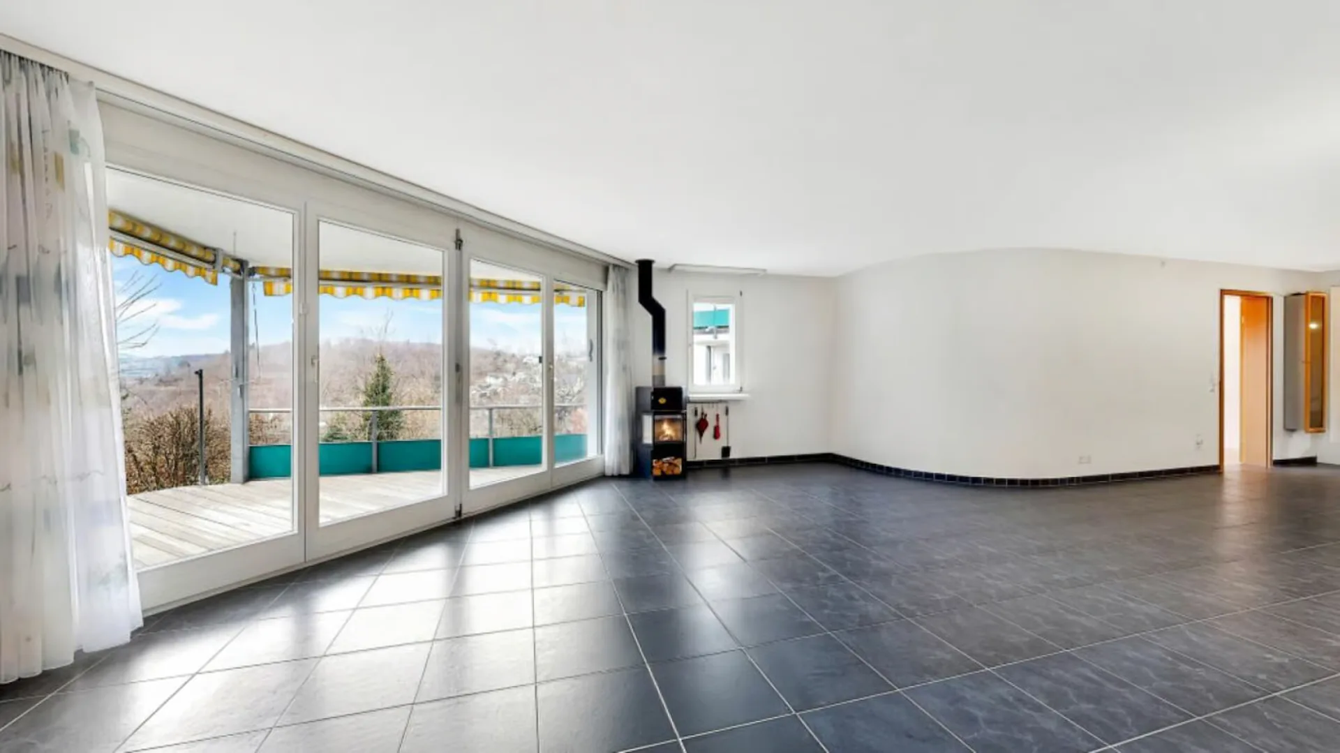 Appartement en propriété bien entretenu dans un emplacement merveilleux