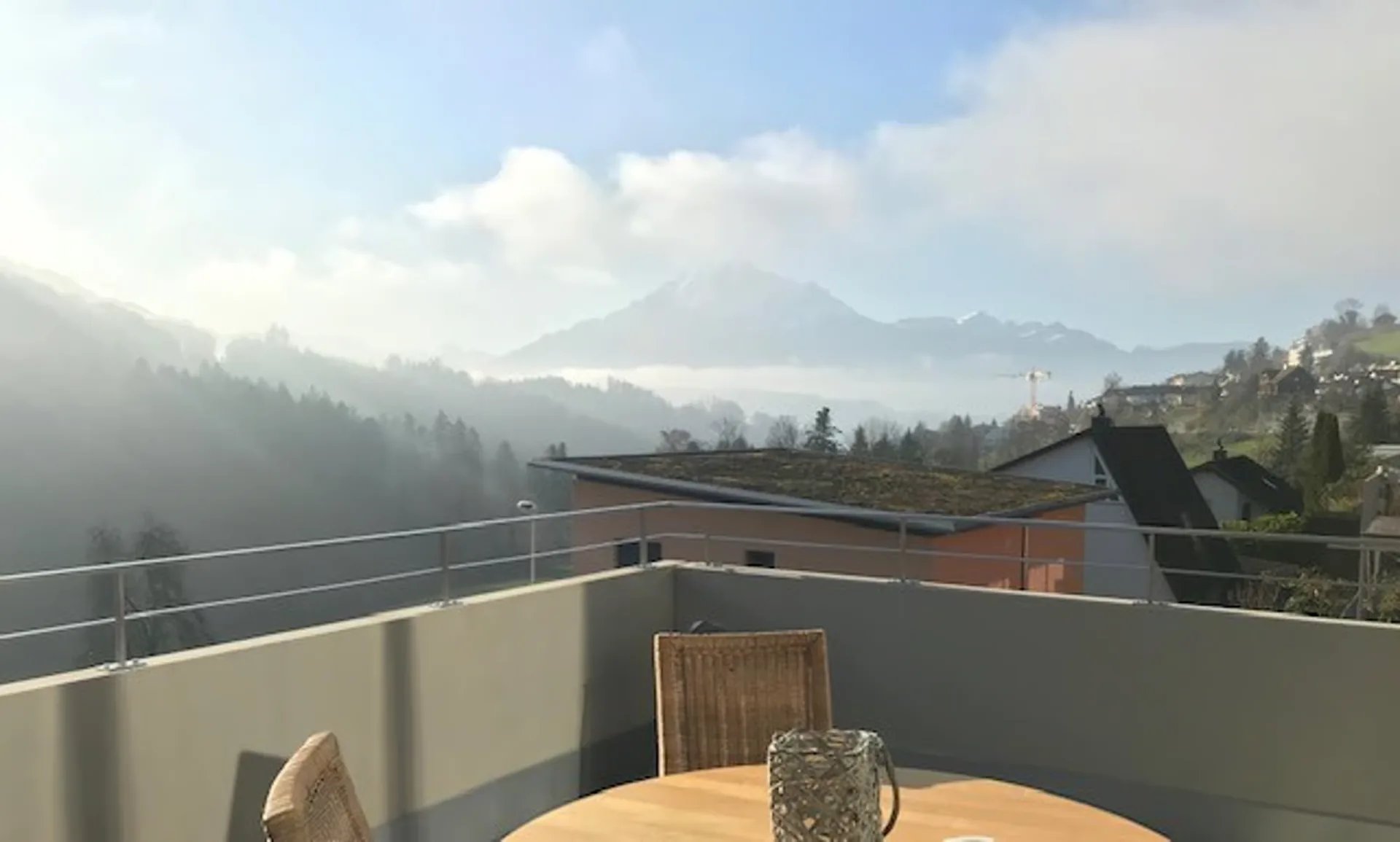 Helle 5.5-Zimmer-Wohnung mit Pilatusblick in Adligenswil