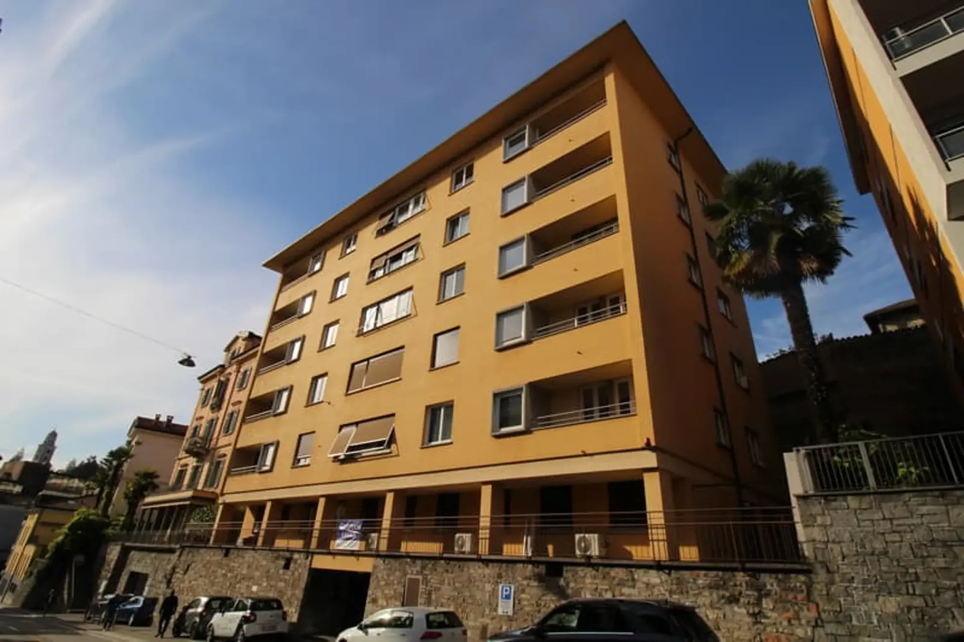 LUGANO CENTRO - AFFITTASI UFFICIO DI 4.5 LOCALI