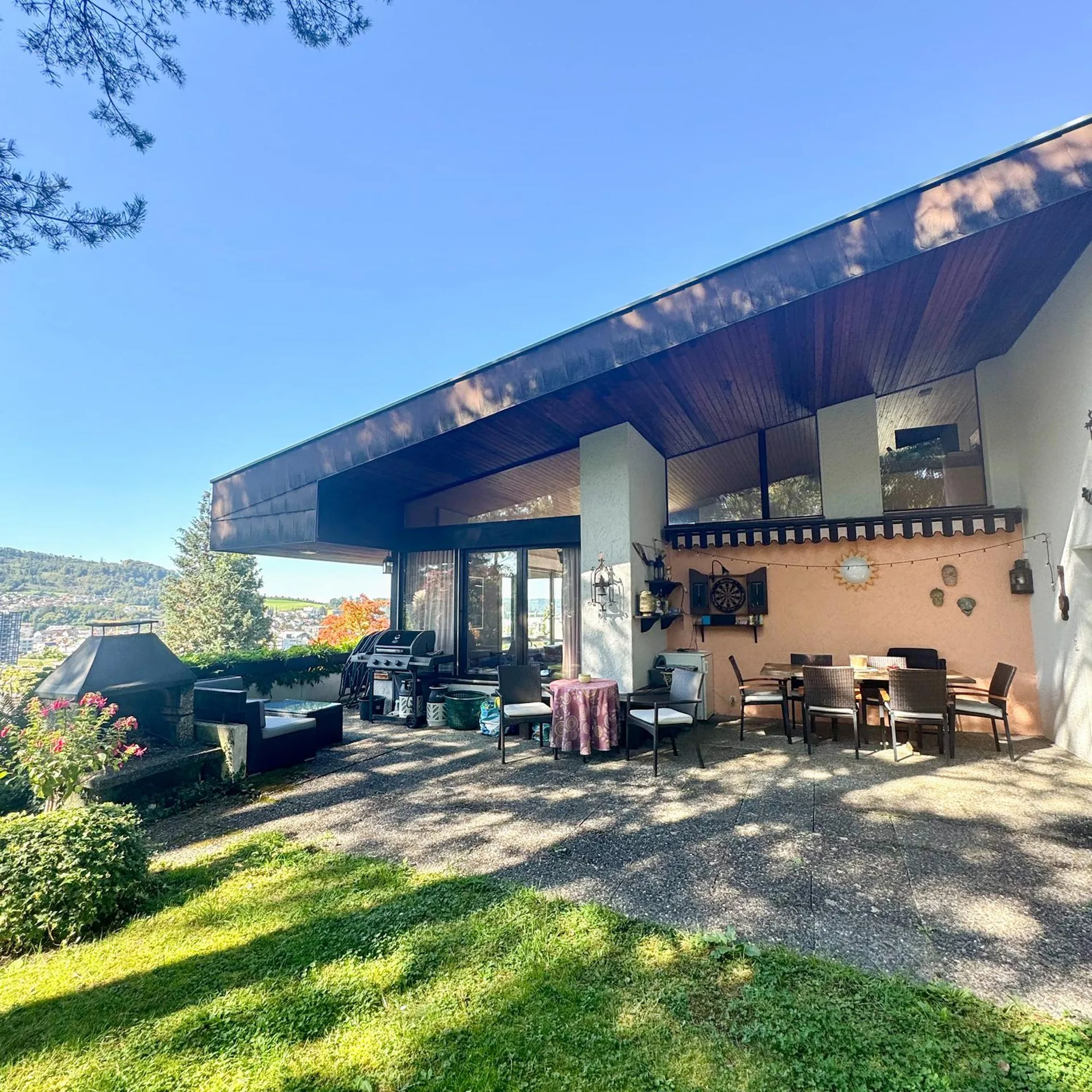 Maison unifamiliale de 6,5 pièces avec vue panoramique et paradis de jardin