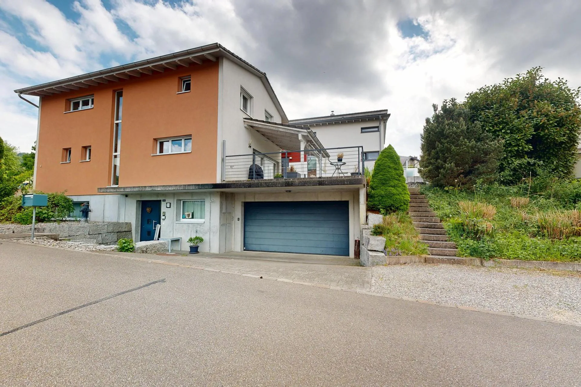 Attractive 6-room single-family house with versatile space offer