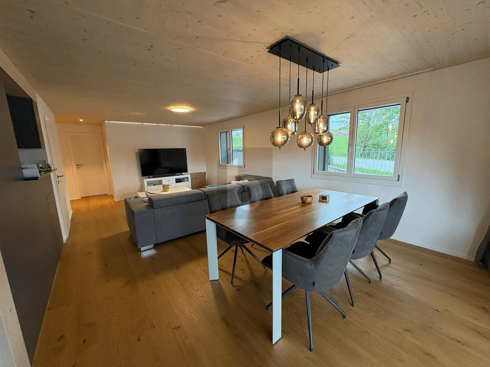 Newly Valued Terrace Apartment with Garden Idyll