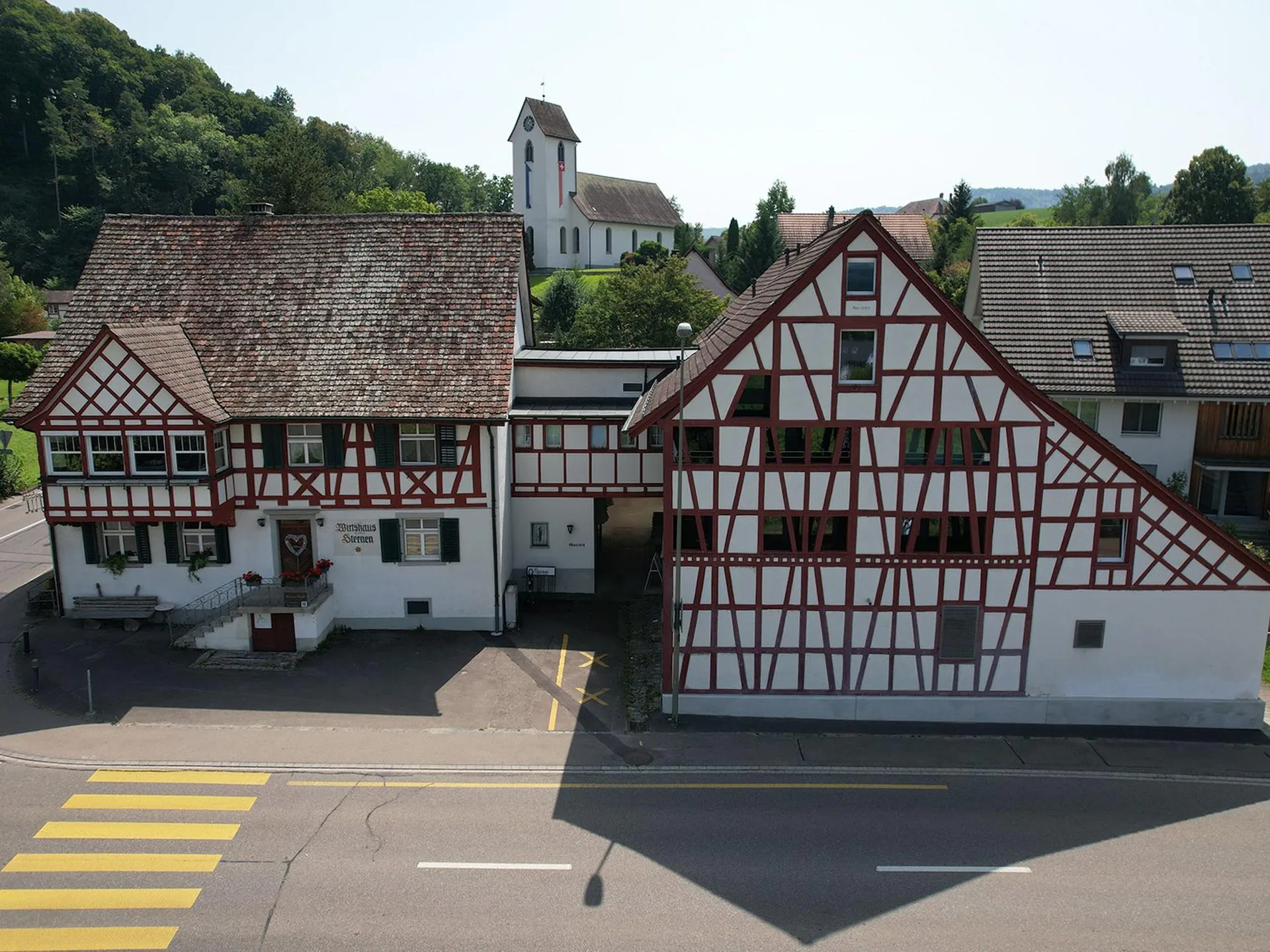 Ensemble Restaurant «Gasthof Sternen» et Maison de Multiples Familles