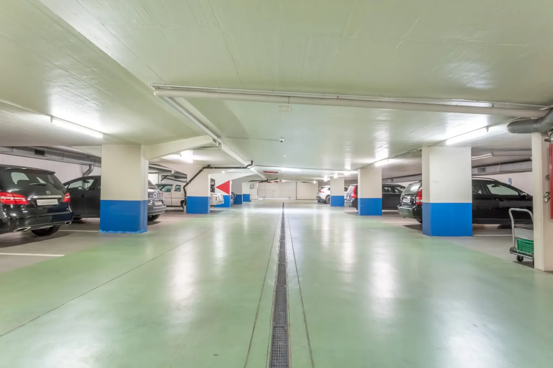 Einstellhallenplatz im Gellert zu vermieten