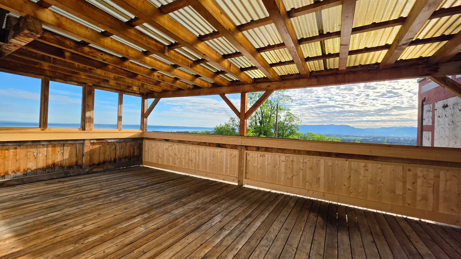 3.5 room attic apartment 109m2 on the 4th floor with large terrace 36m2