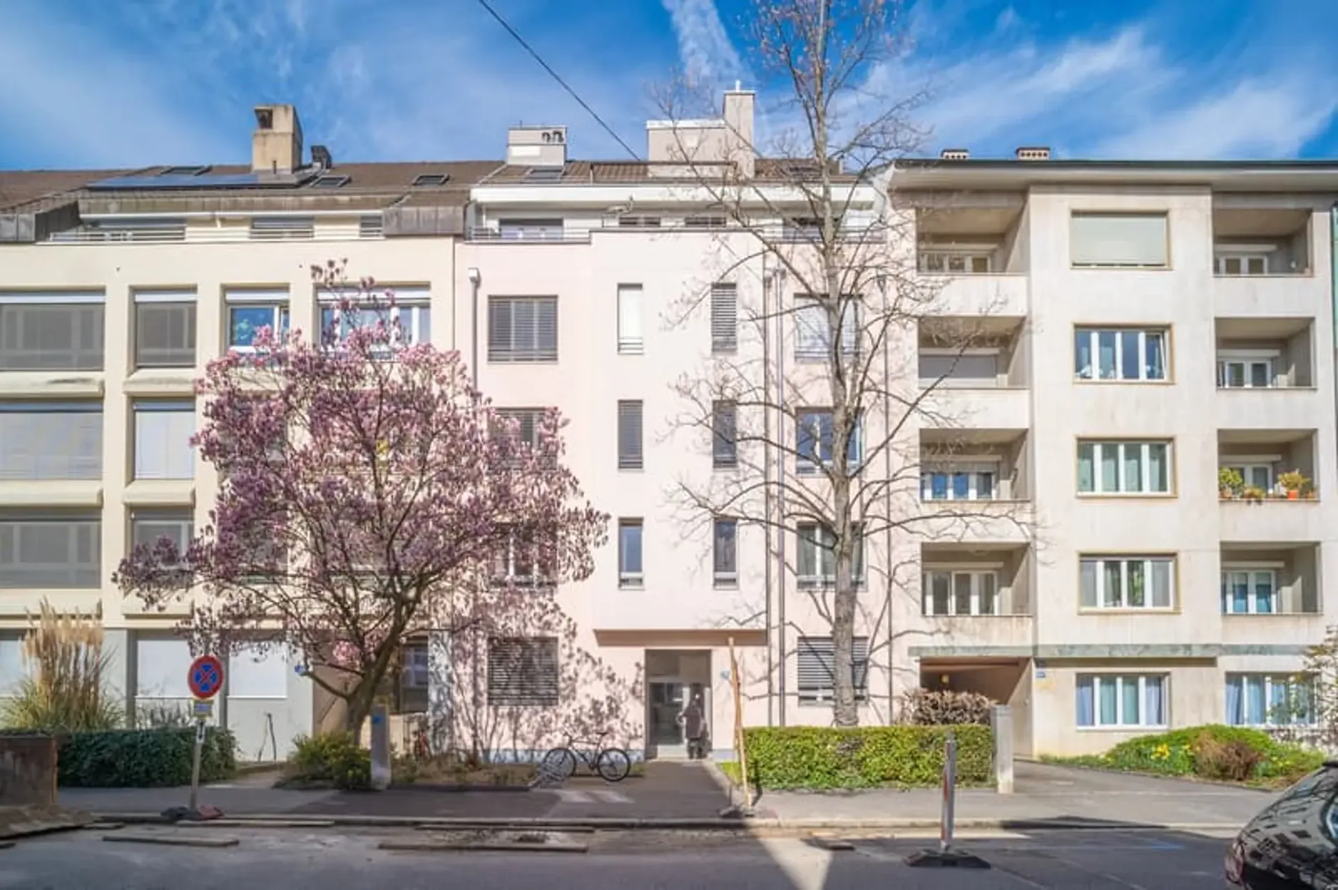 Appartement moderne 2.5 pièces à louer dans le quartier de Gellert