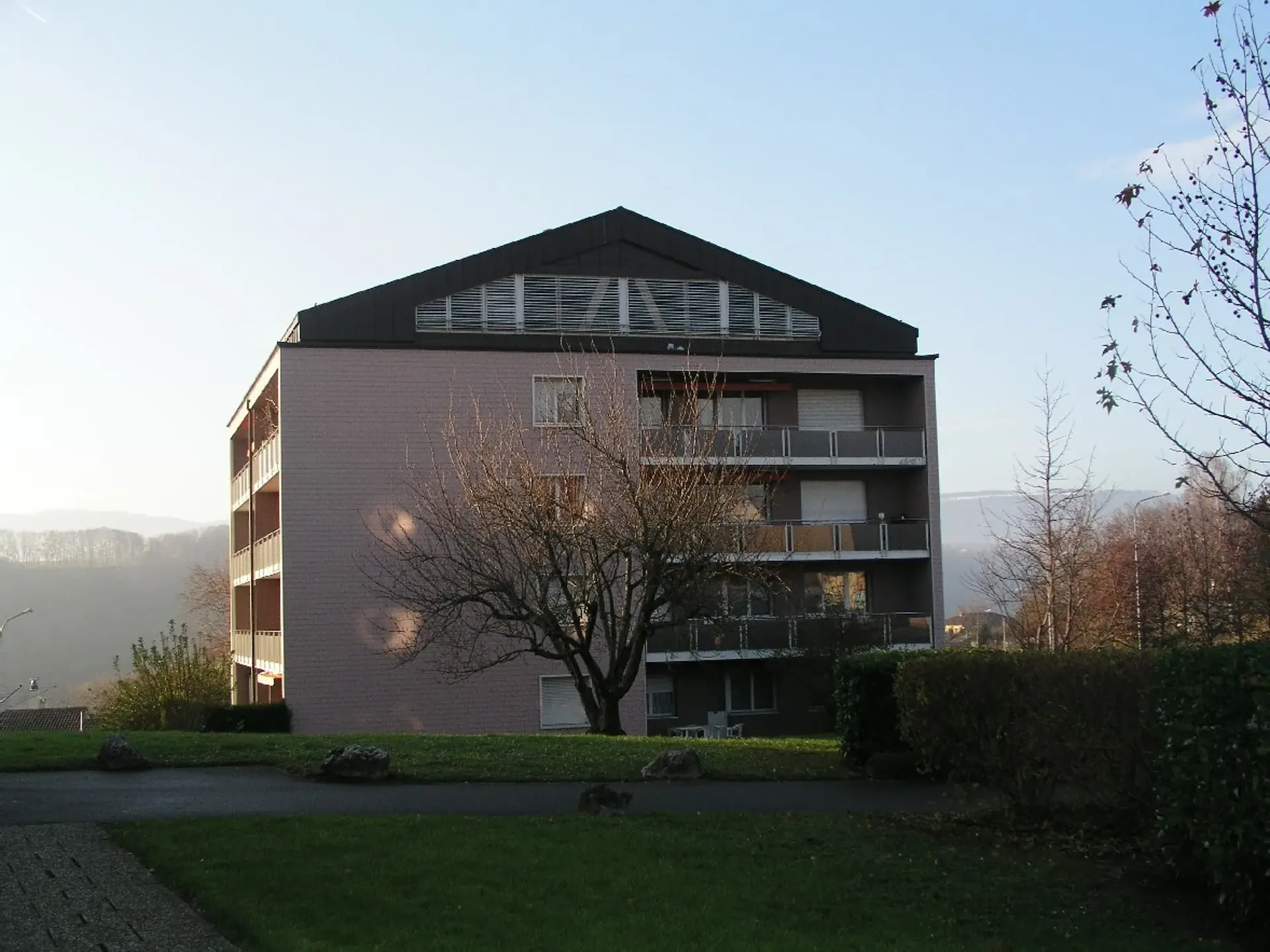 Letzte Außenparkplatz zu vermieten in Penthaz