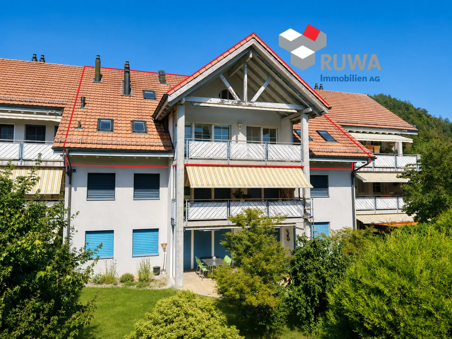 Spacious attic apartment with gallery, elevator, and balcony in Rüegsauschachen