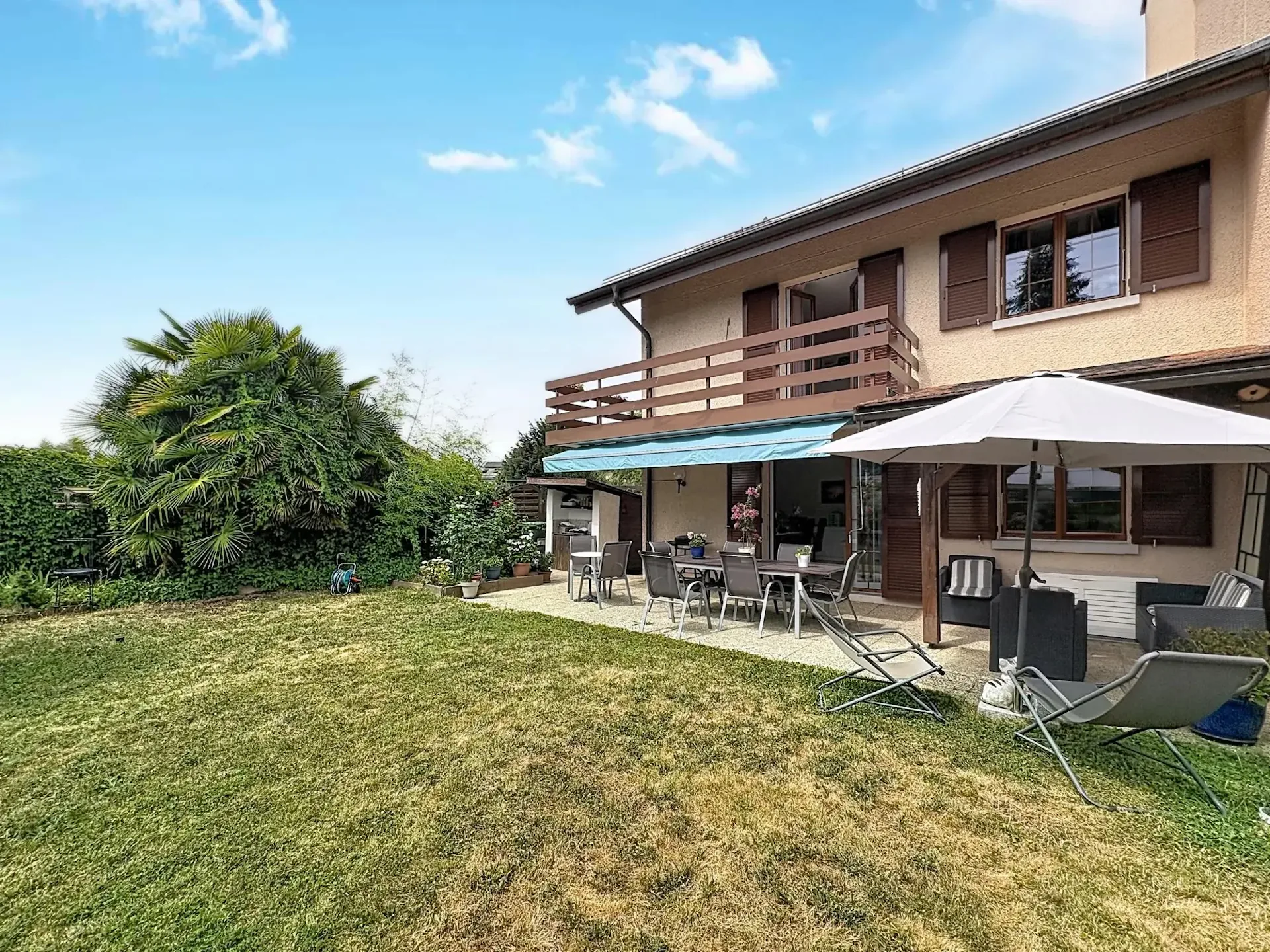 Family house with 5-6 rooms, away from noise