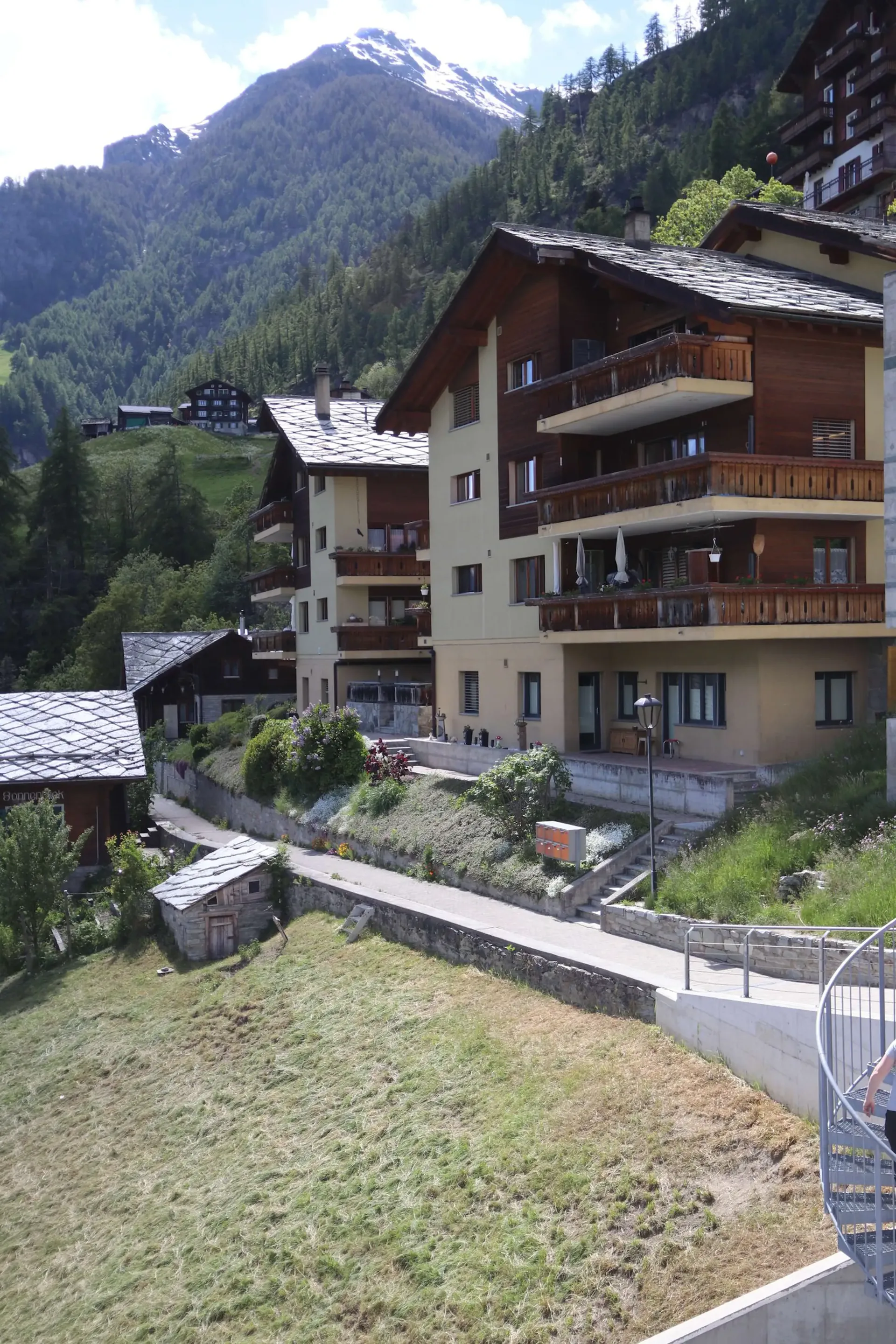 Top 5.5 room apartment with excellent price-performance ratio: CHF 3'250.00/m2!