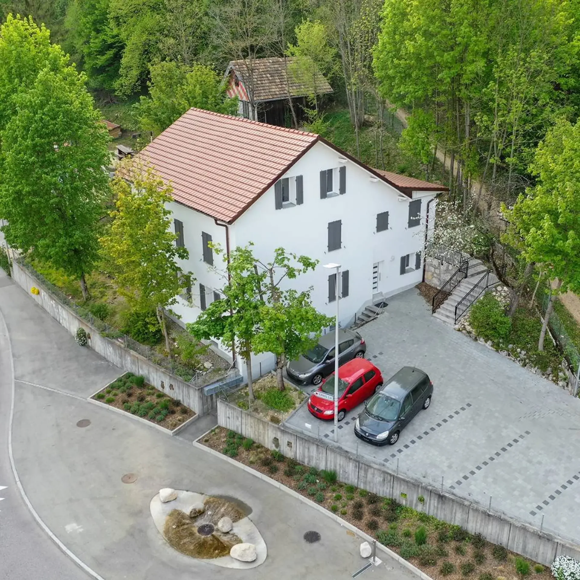 Edificio residenziale con 5 appartamenti vicino alla stazione