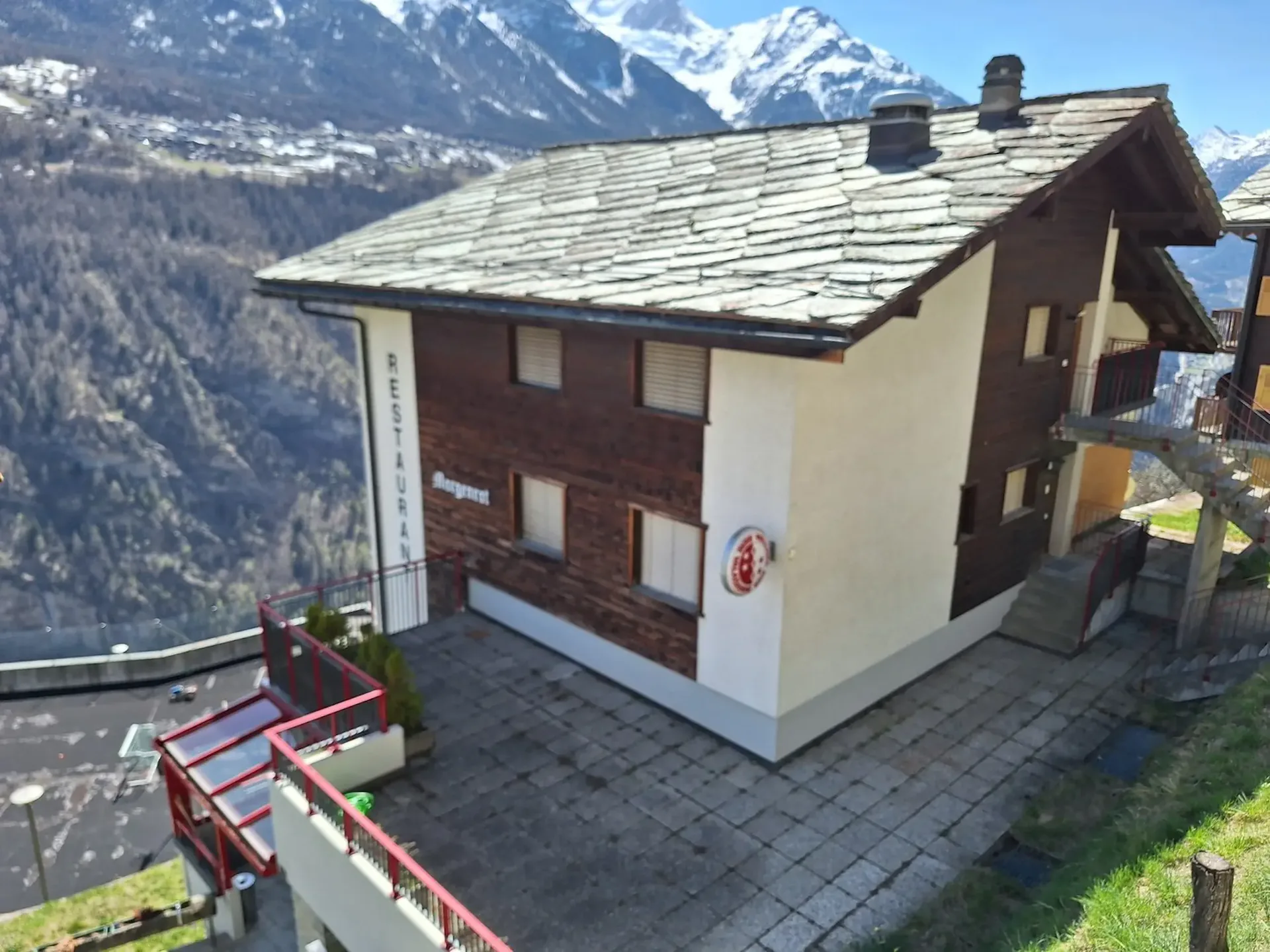 Employee accommodation - Staff house - Multi-family house with 540 m2 usable space,