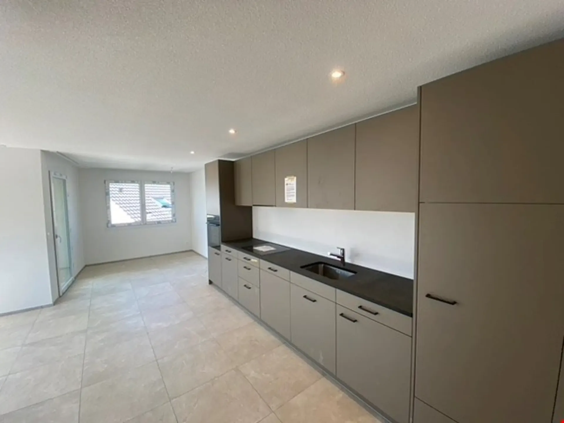 Moderne und Luxuriöse Erdgeschosswohnung mit eigenem Gartenanteil
