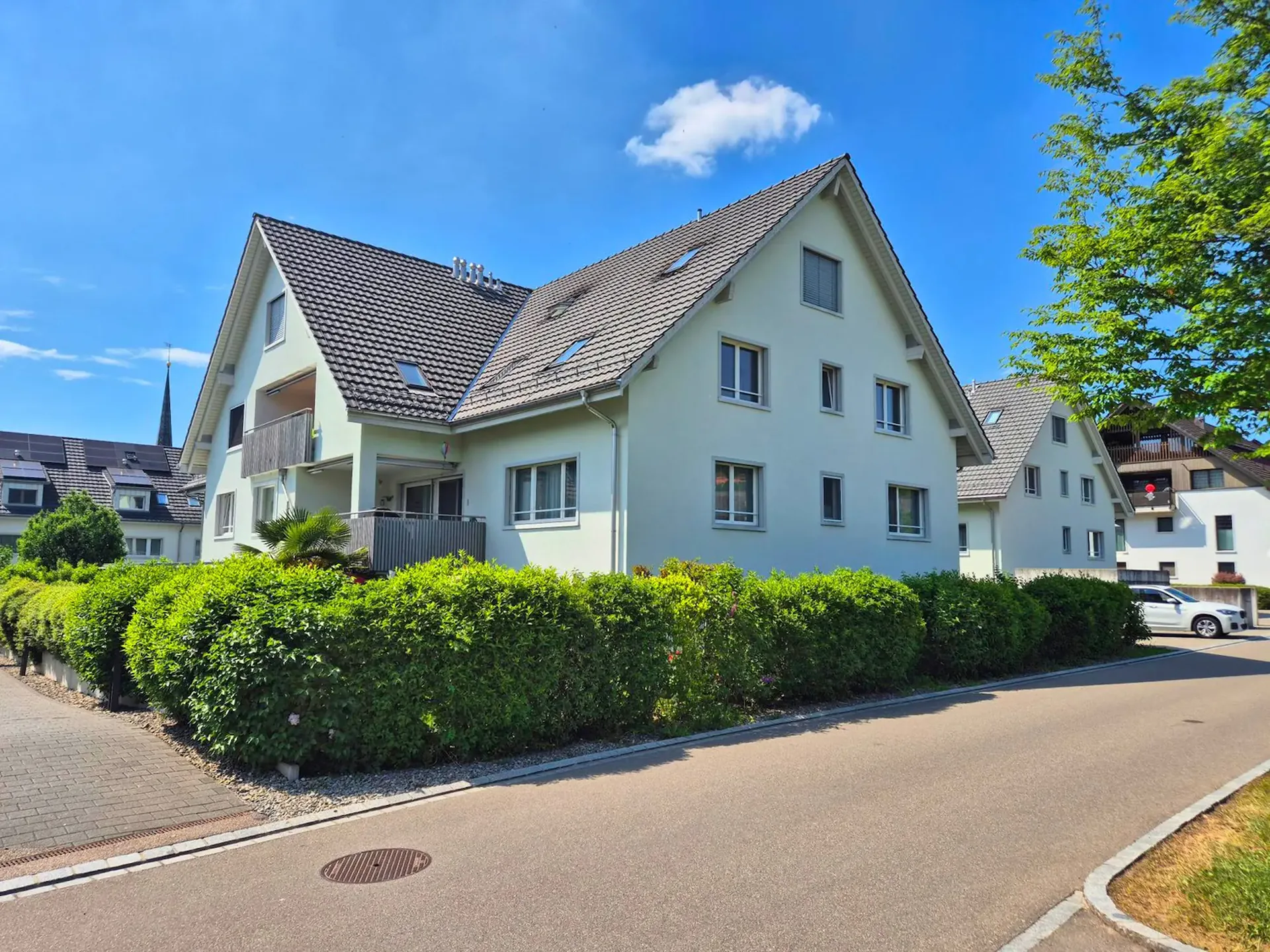 Très spacieux appartement de maisonnette en attique 5½-pièces dans un emplacement familial et central