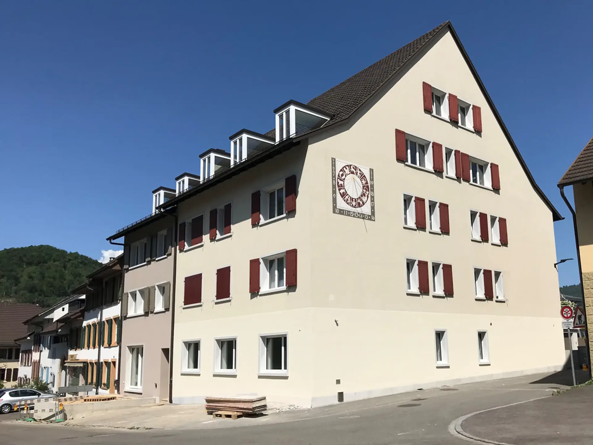 Appartement de 3,5 pièces rénové dans le centre du village d'Itingen à louer