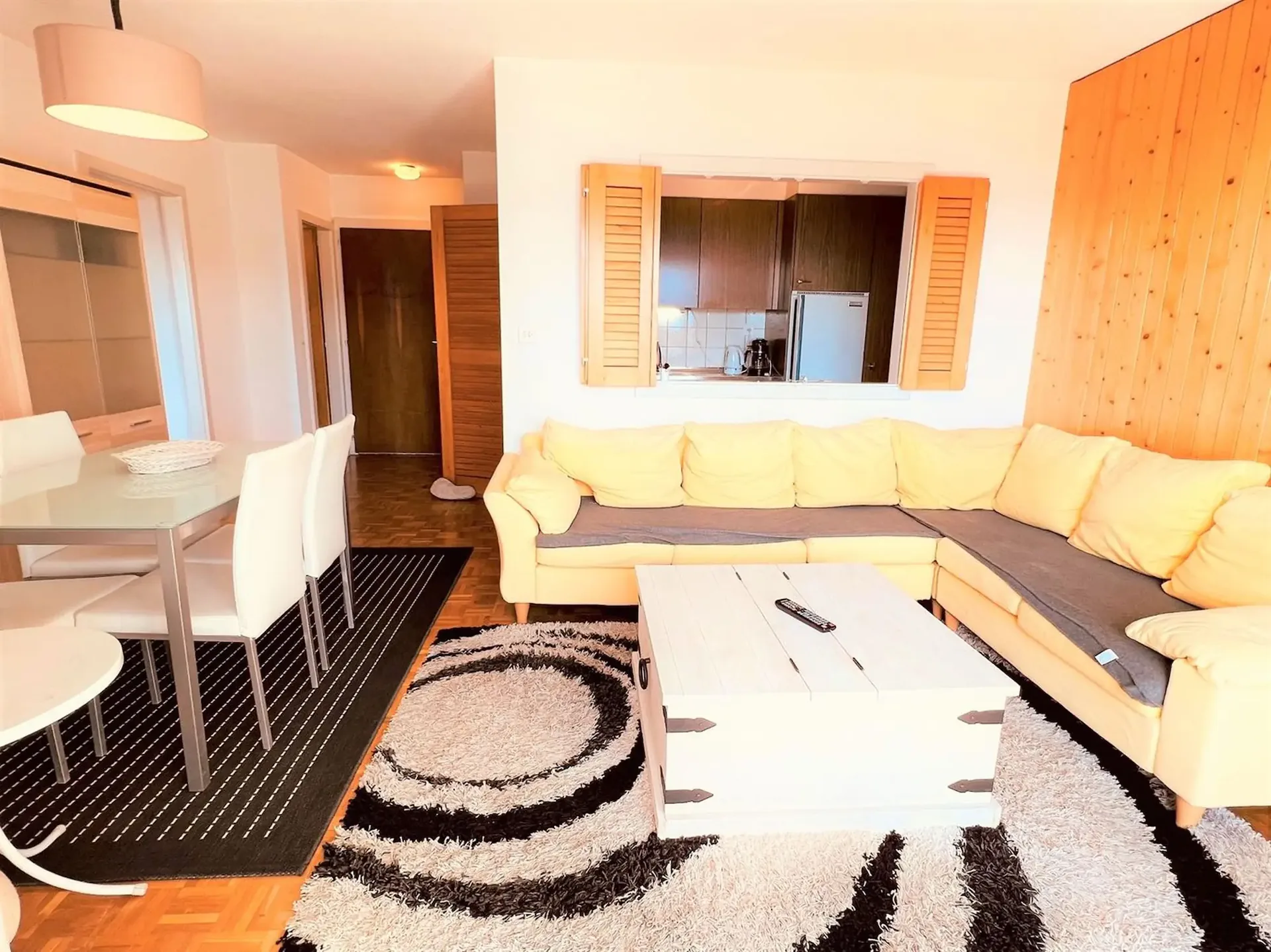 SEASONAL: Magnificent 2.5 rooms – Spacious and Bright – Well-located – Beautiful view – Quiet area