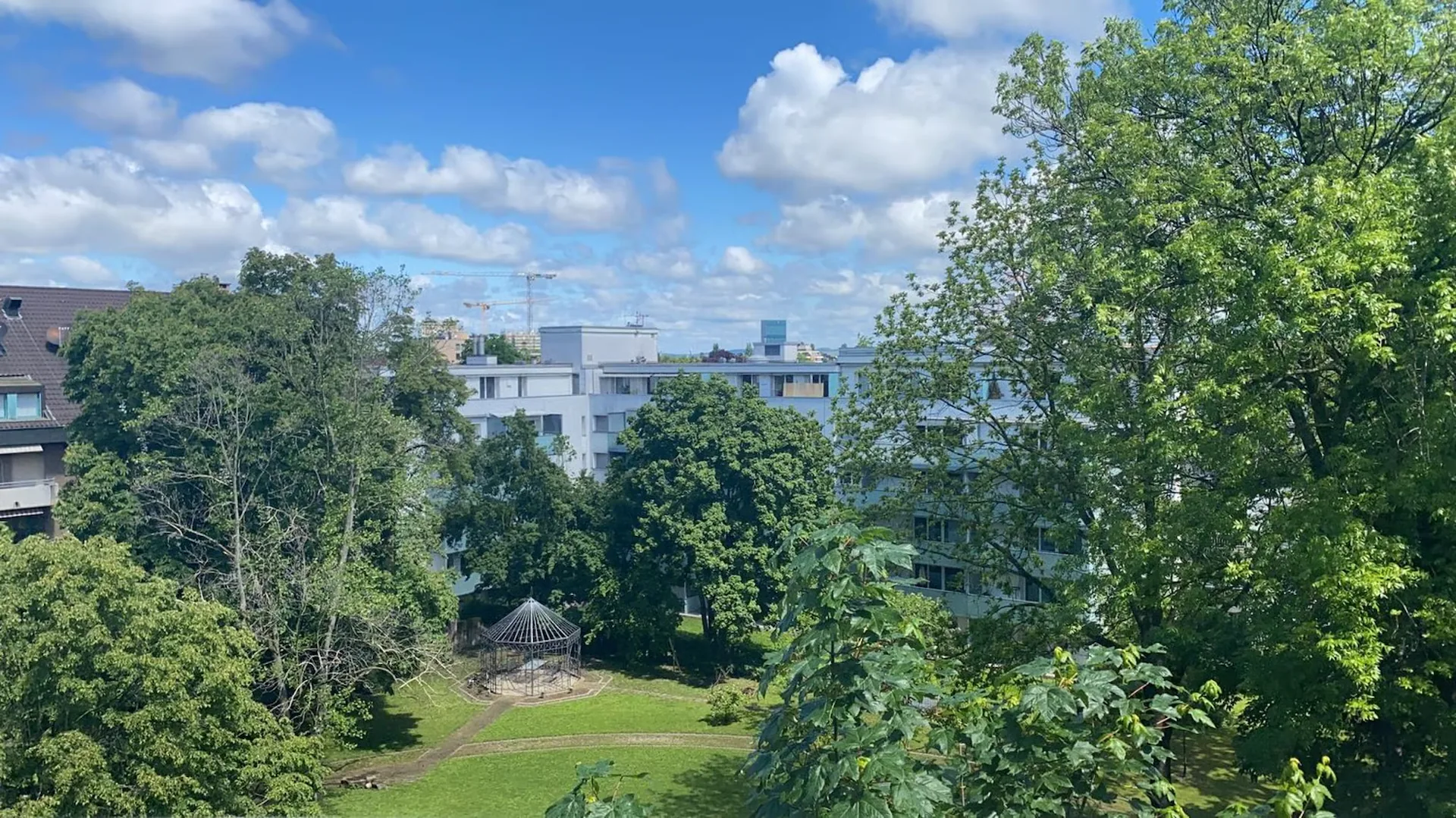 🔒 Place de parking en top location – sécurisée, centrale & confortable