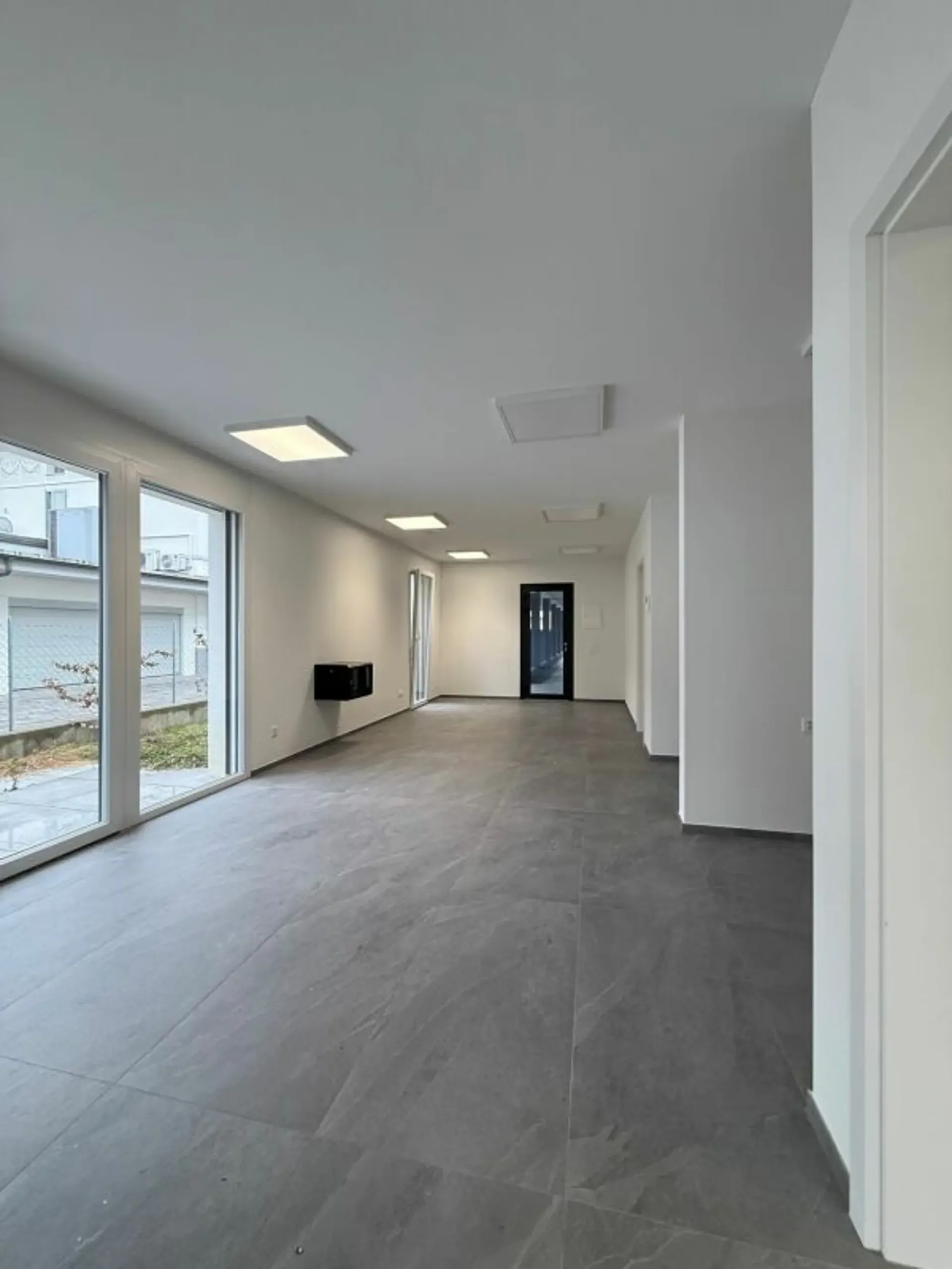 Schönes Büro mit 4 Räumen in San Vittore