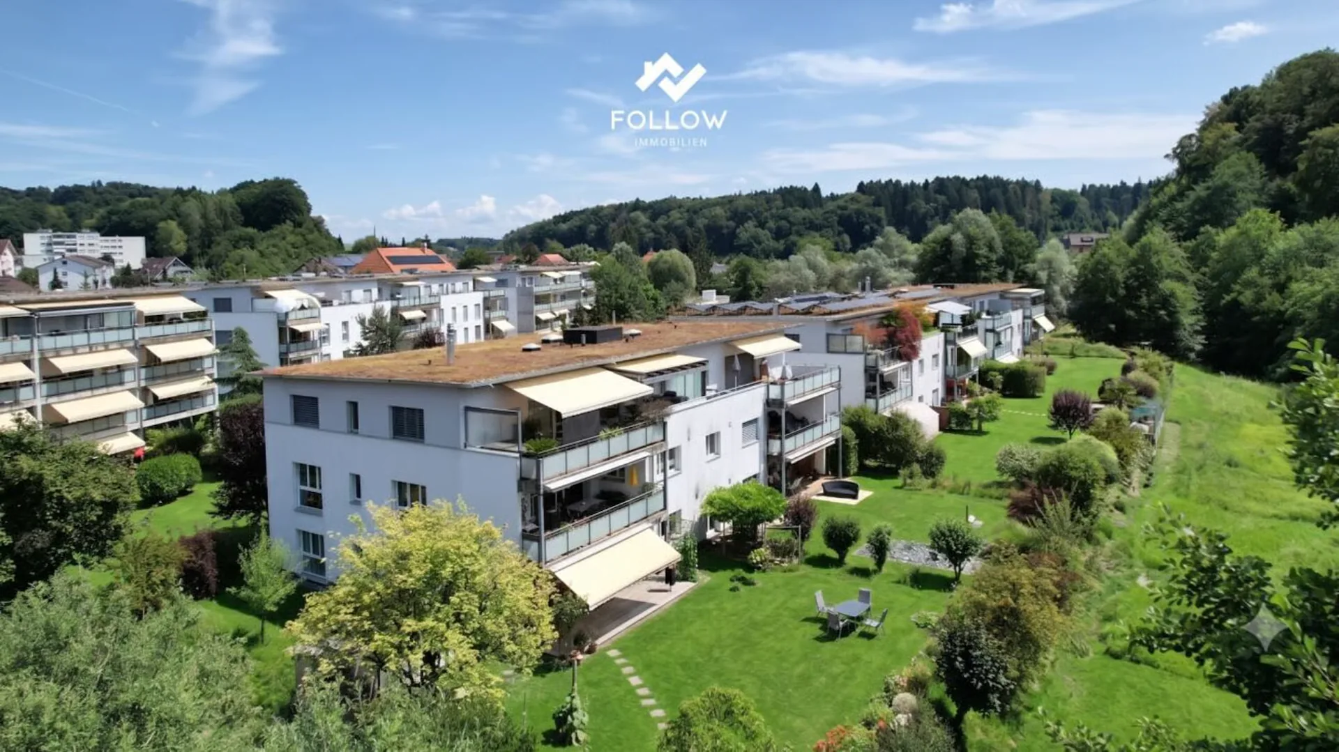 Idyllic meets elegance: Spacious 4.5-room apartment in a beautiful green location