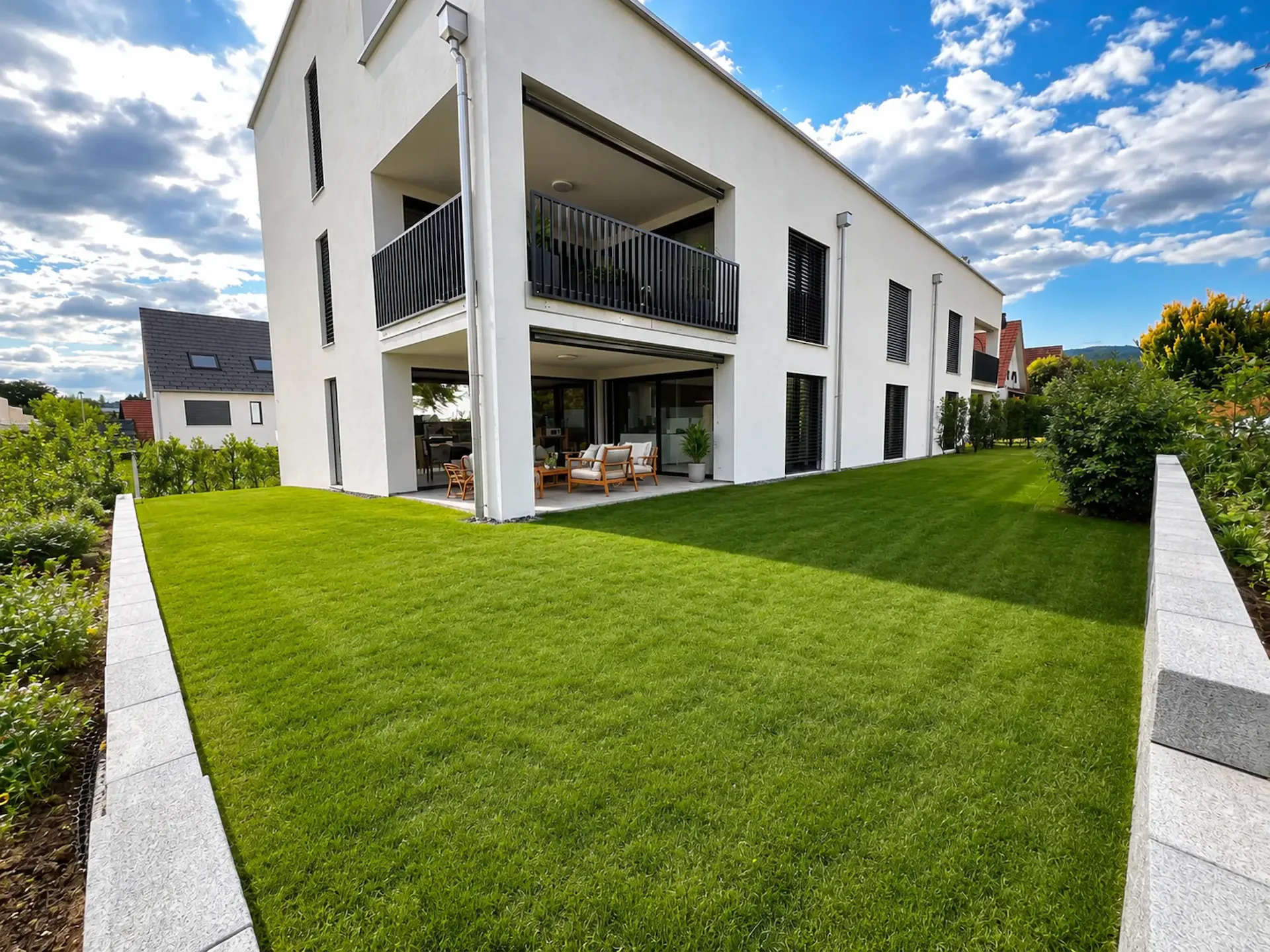 Appartamento di giardino moderno 4.5 locali con 140 m² di giardino privato