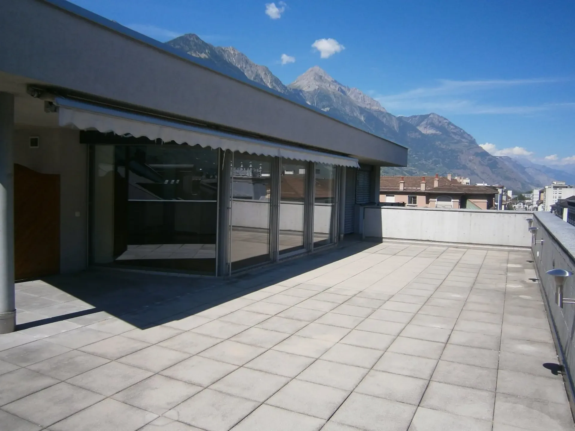 RESERVE - Spacieux appartement-terrasse de 7 pièces au coeur de la Ville de Martigny
