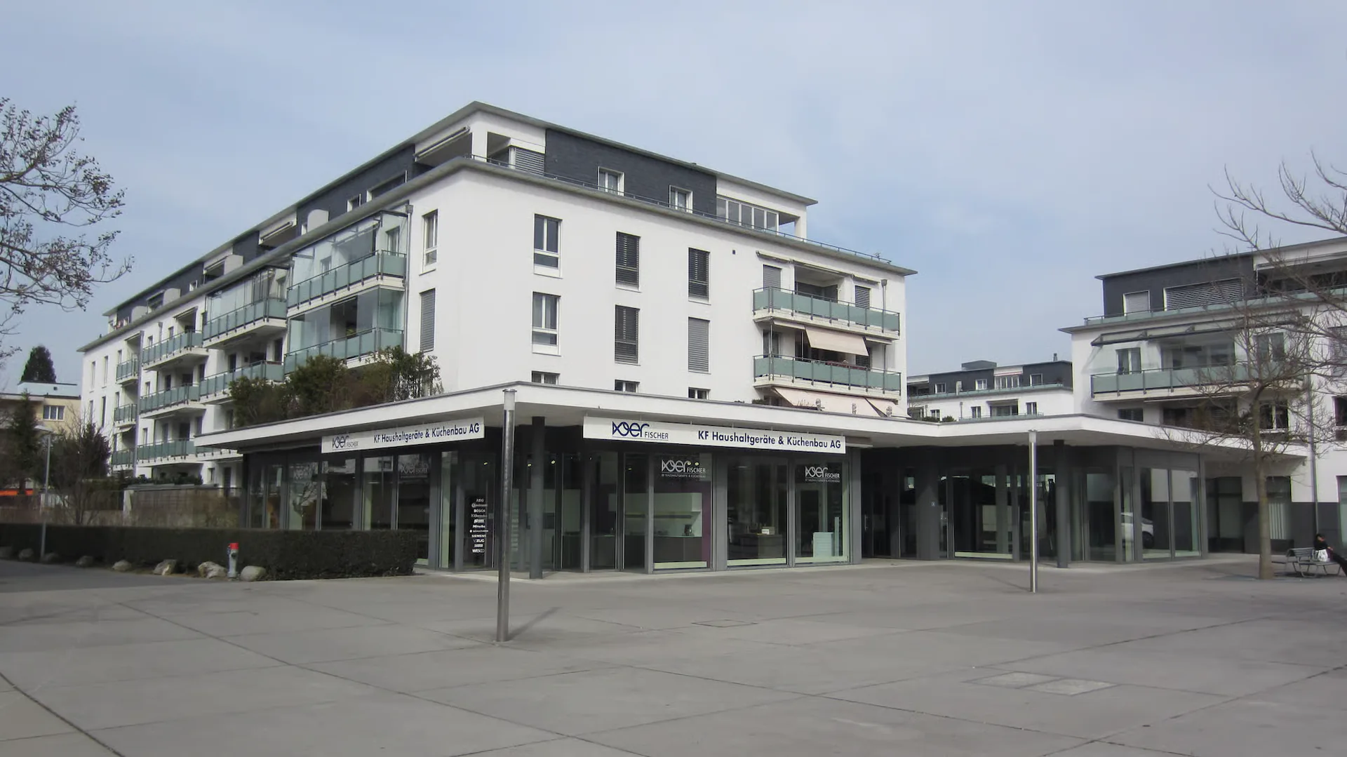 Espace commercial loué à la gare de Baar - Investissement de capital attractif