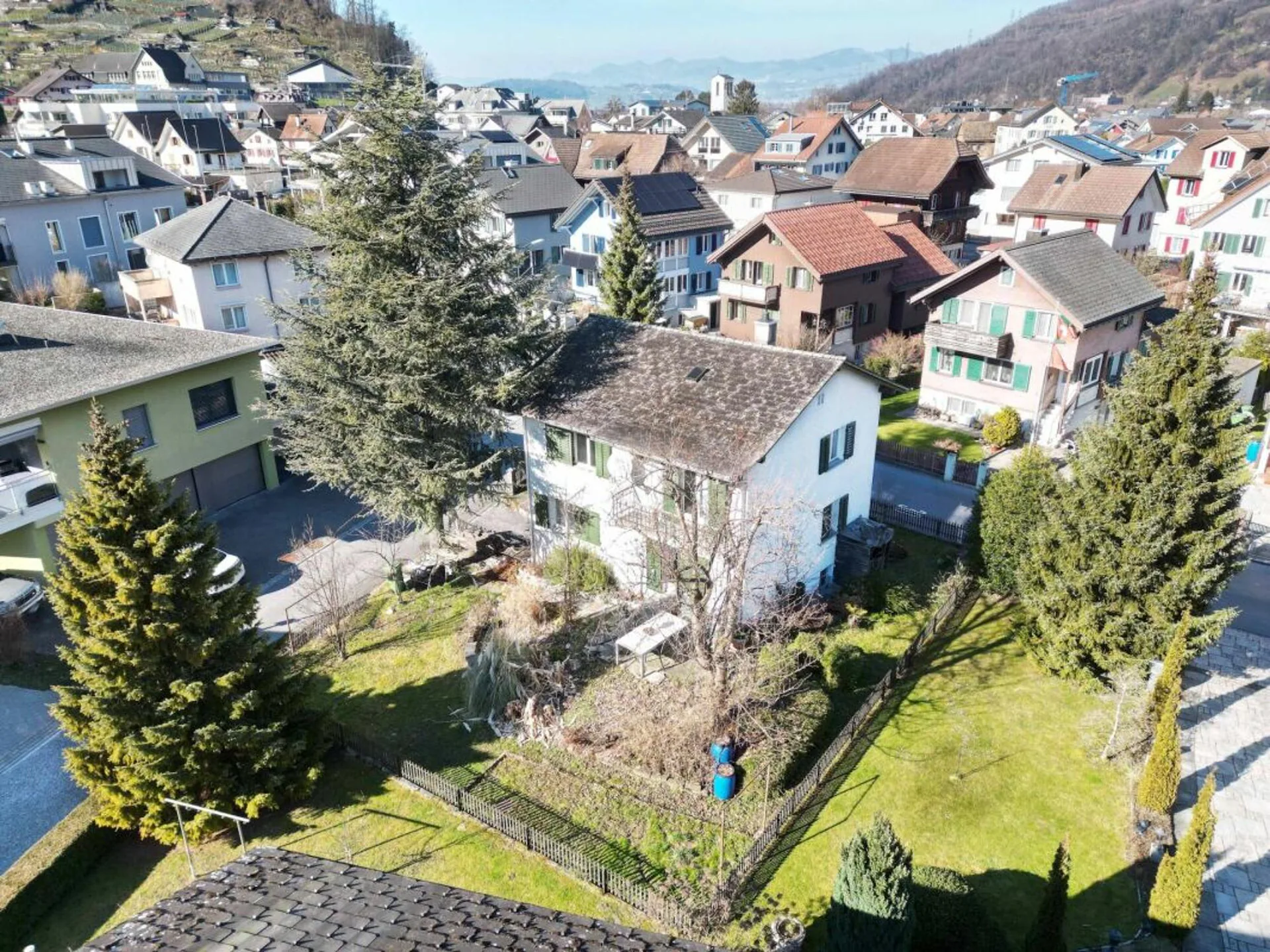 Maison individuelle détachée avec jardin dans un bel emplacement à Niederurnen GL