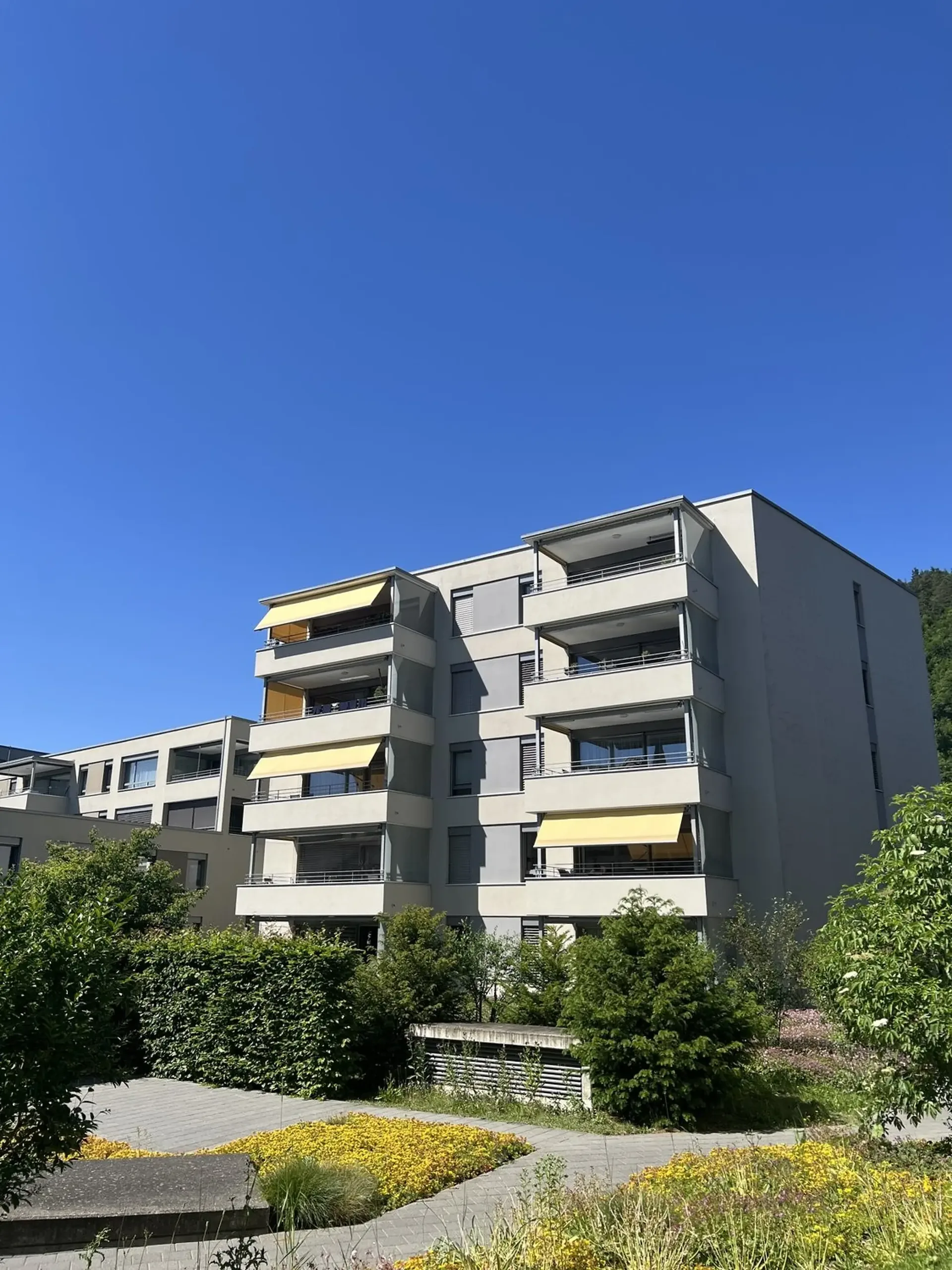 Place de garage pour voitures à Liestal à louer