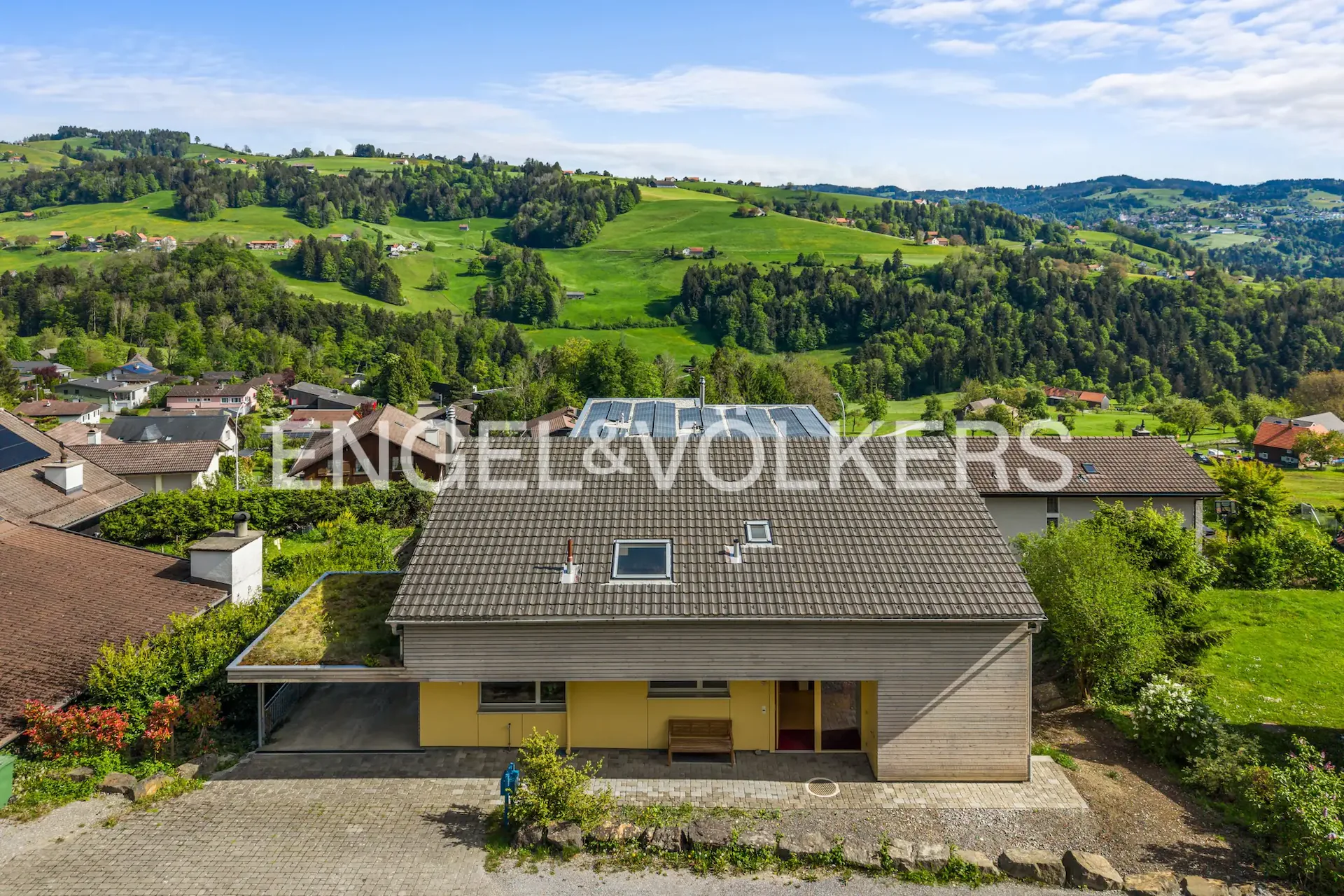 Spacious home in a quiet location