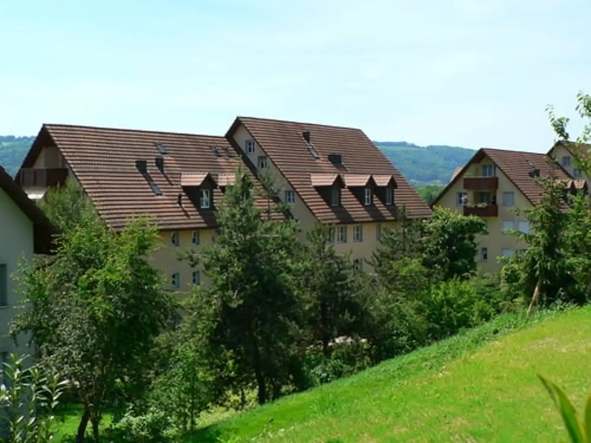 Appartement confortable 3.5 pièces avec balcon à Oetwil an der Limmat