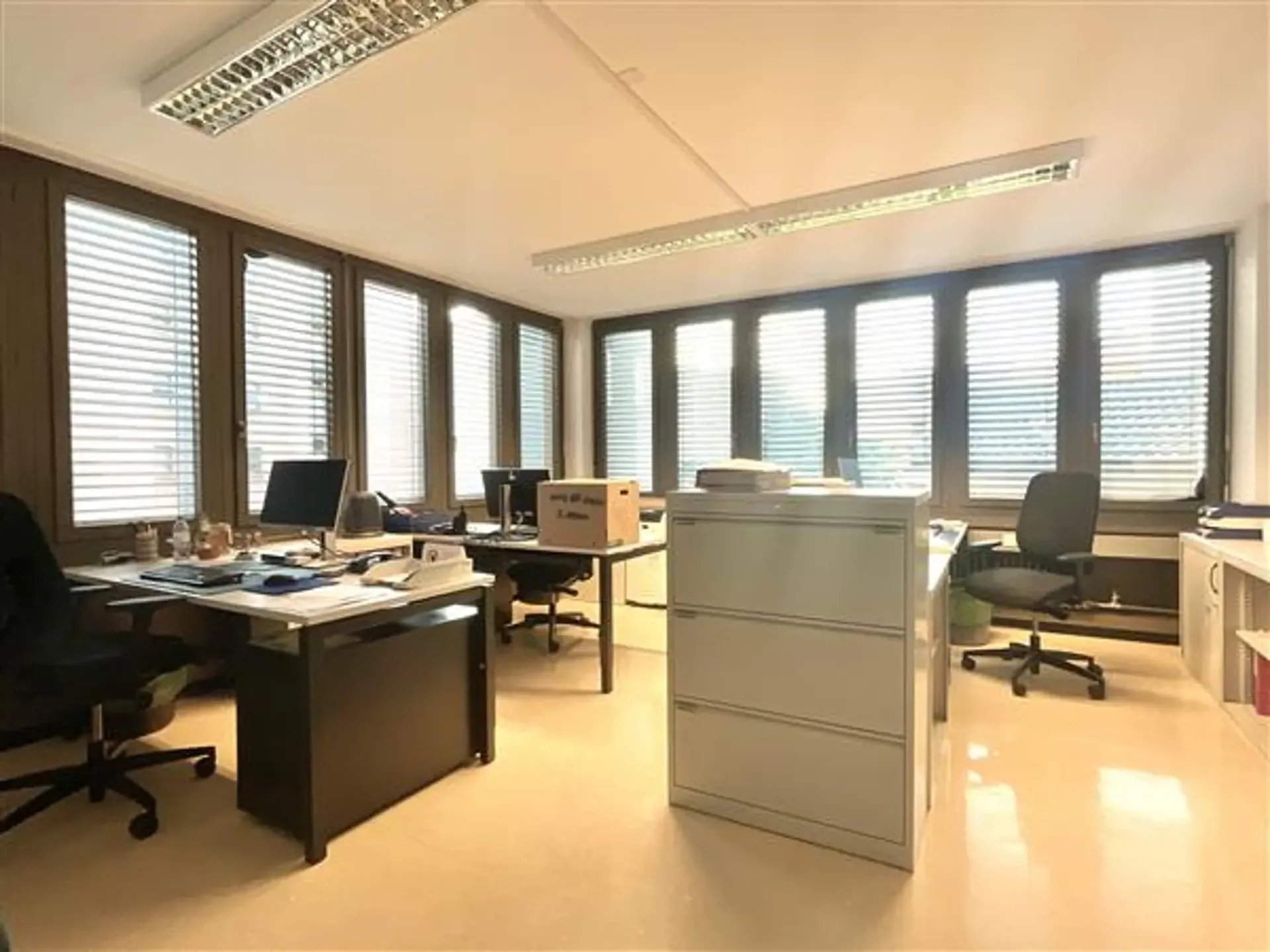 Viganello: Büro mit 8 Räumen