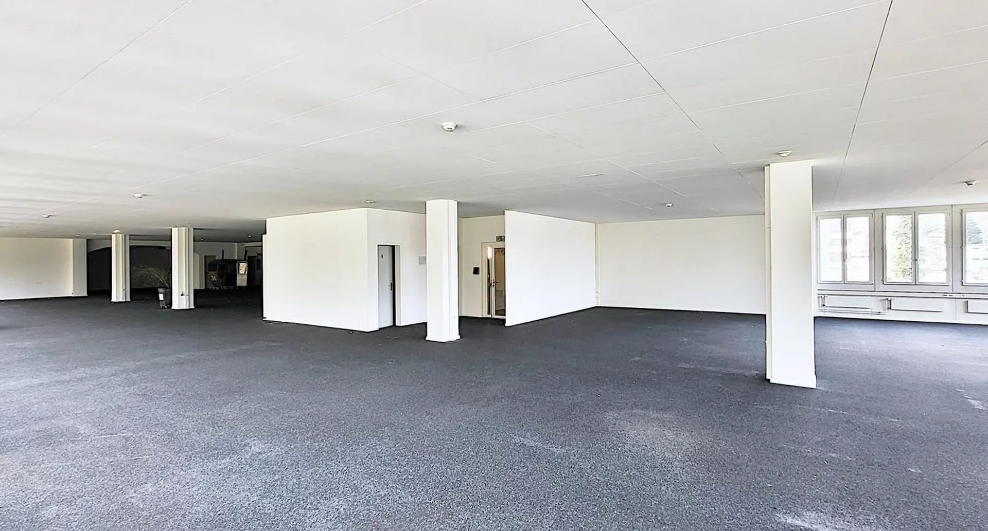 "Neue Teilflächen - voll ausgebaute Bürofläche - ca. 620 m2!"