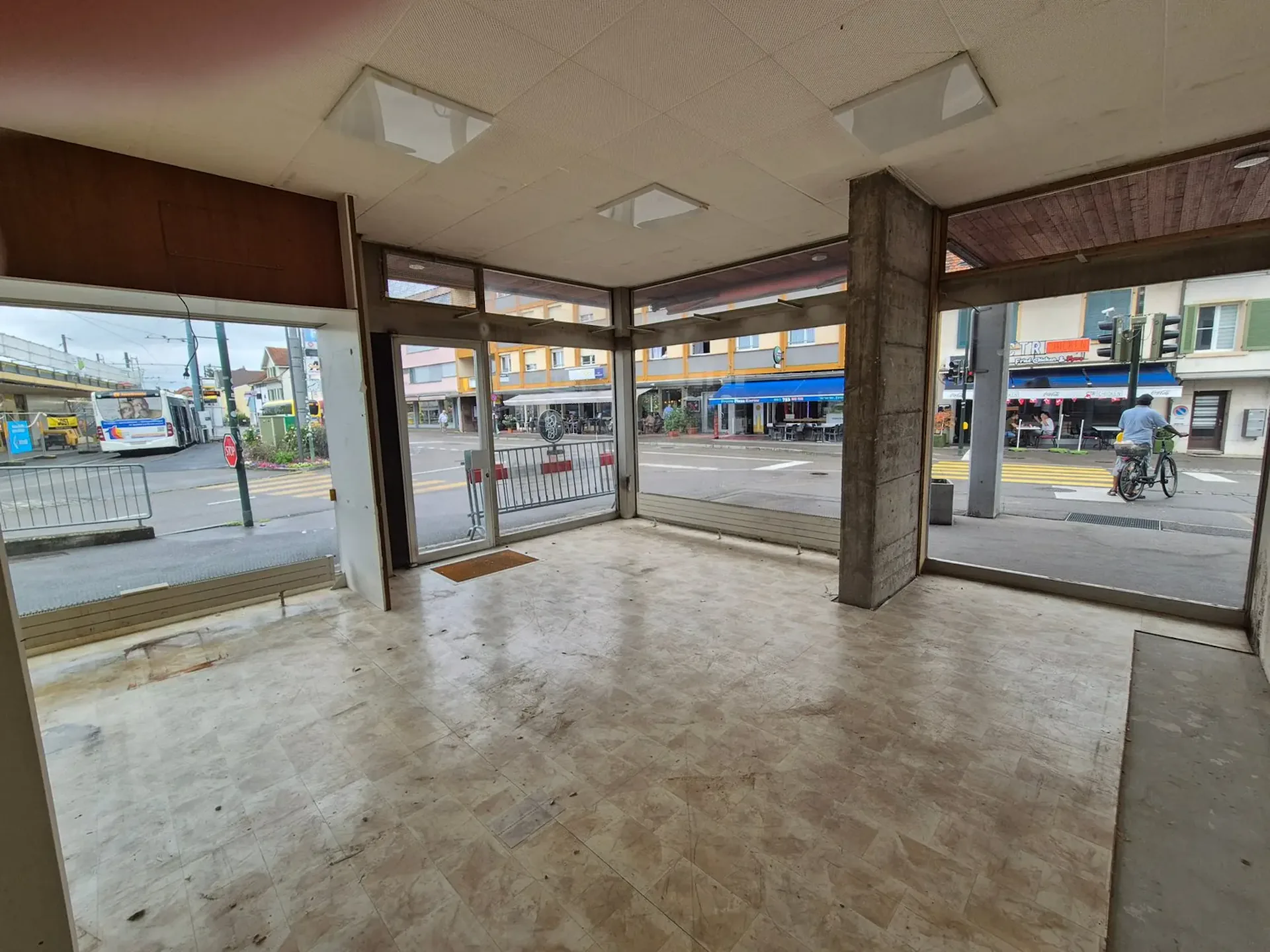 Retail space (45m²) with shop windows in a very central location in Aesch