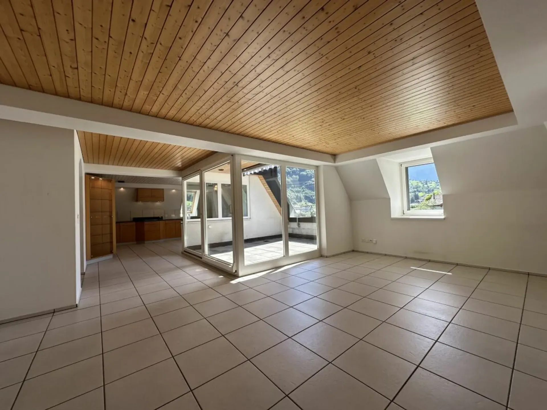 6 Room Attic Apartment directly at Linthal Train Station