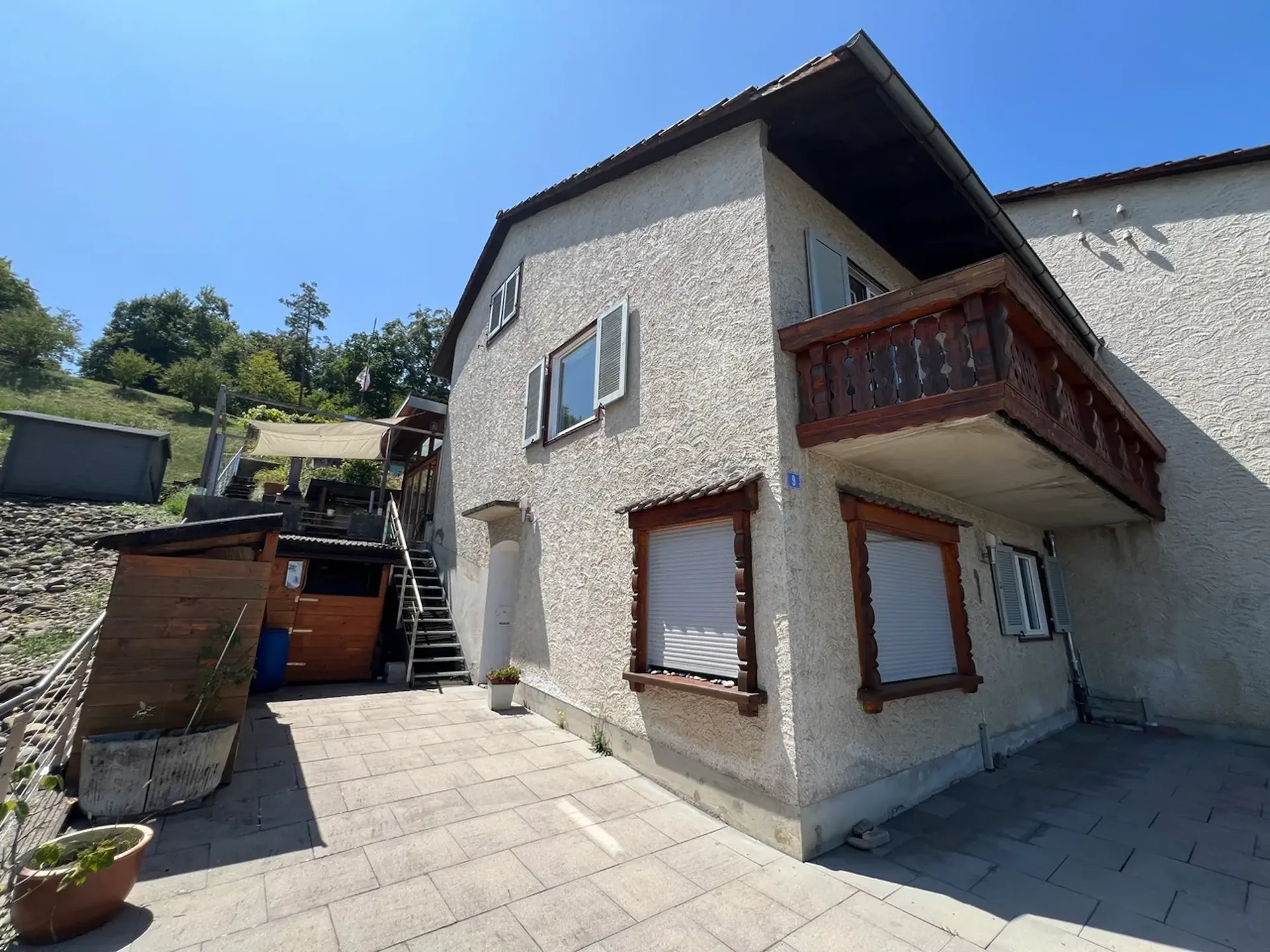 Sunny Home with Far-Reaching Views in Langwiesen