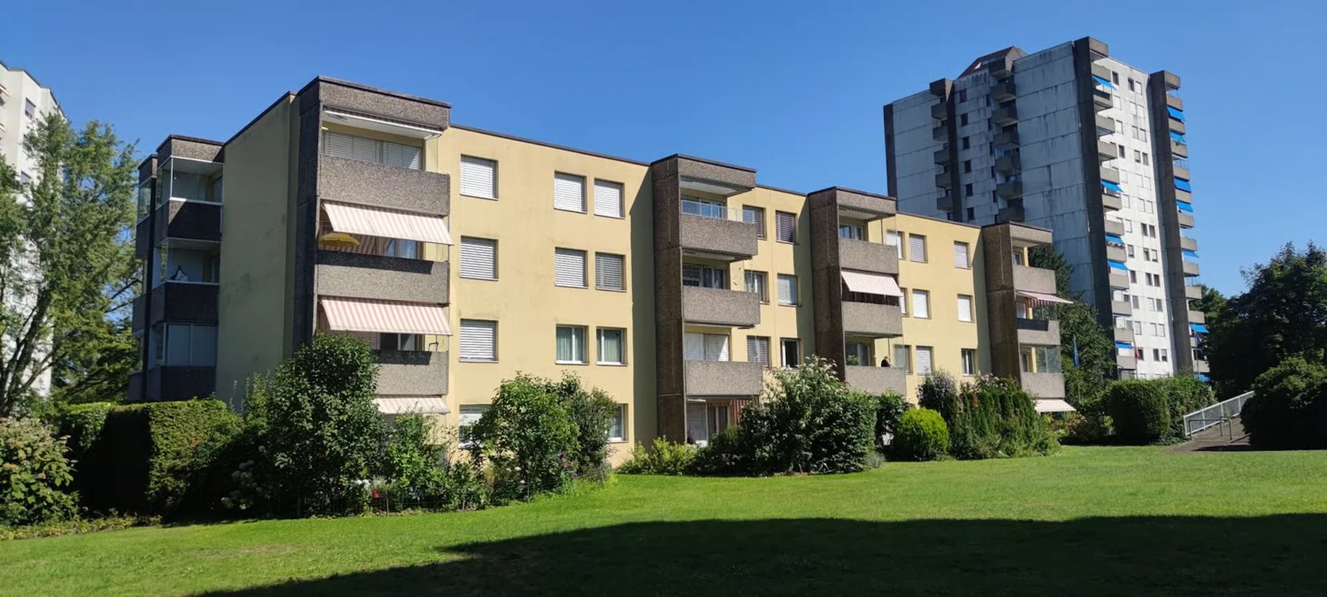 Helle und ruhige 3.5-Zimmer-Wohnung im 2. OG mit 2 Balkonen und Aussicht in Dietikon